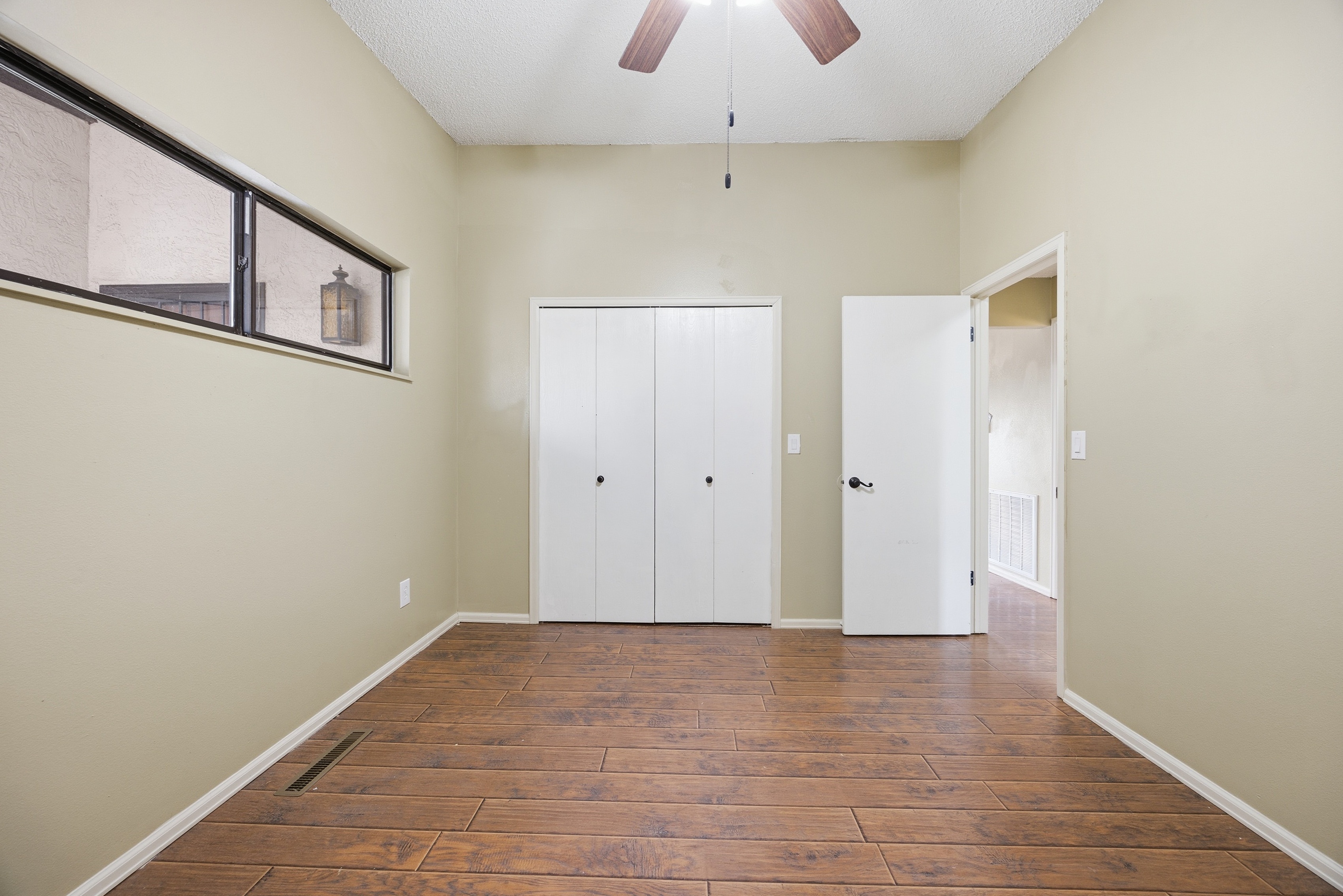 Photo 22 of 32 of 930 Fontmore Rd, Colorado Springs, CO