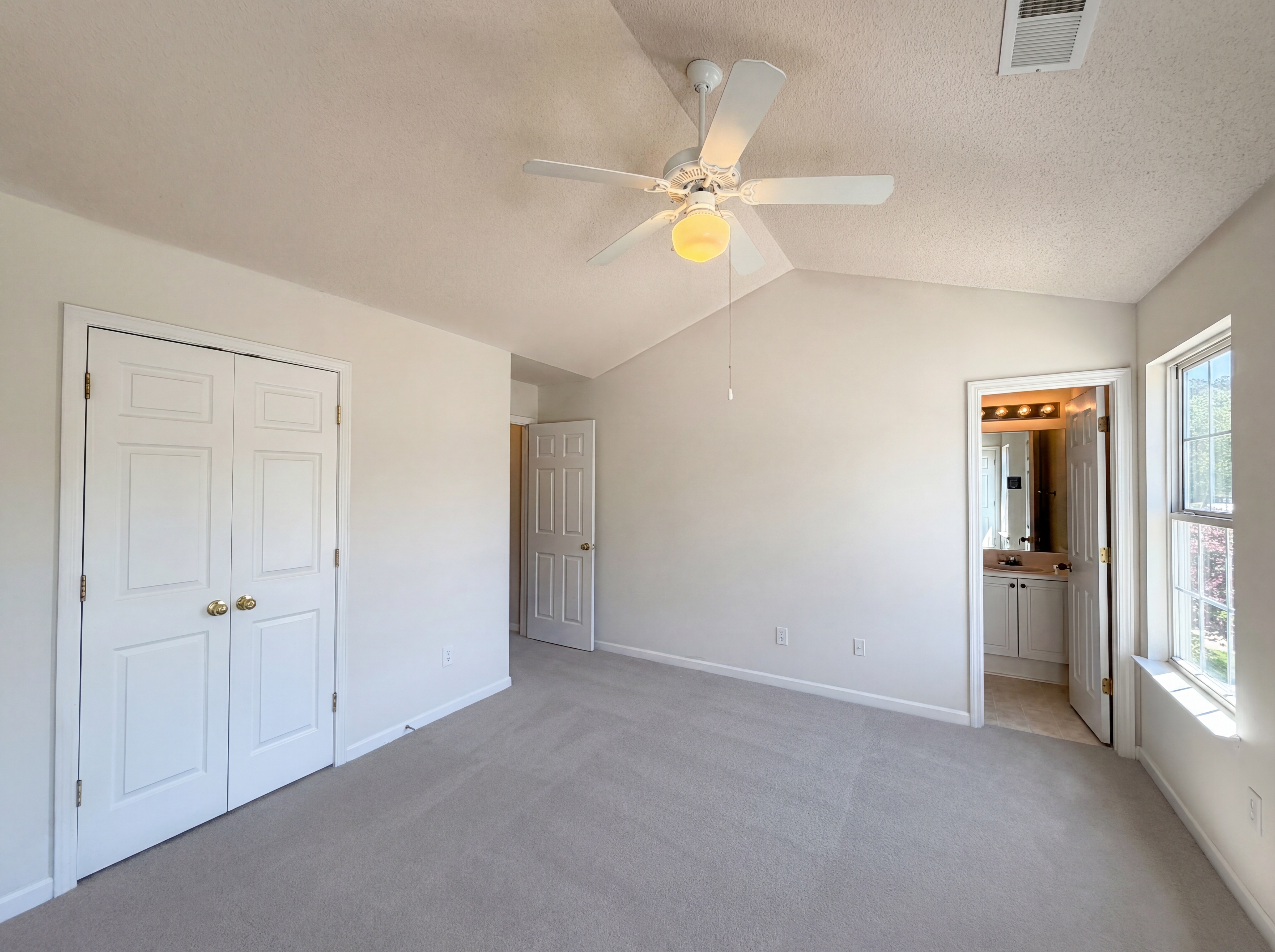 Photo 4 of 25 of 172 Watercress Ct, Stockbridge, GA