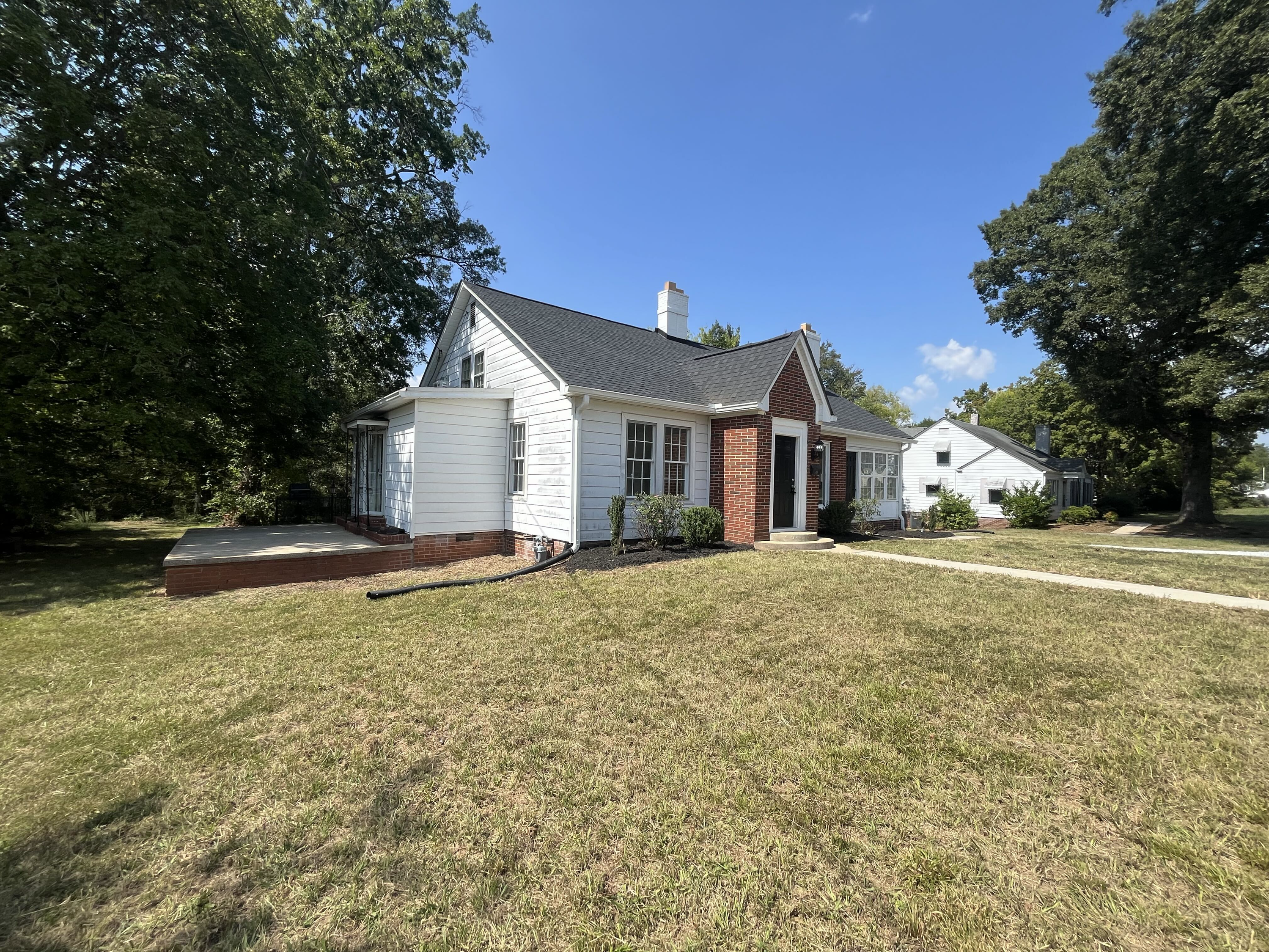 Photo 7 of 24 of 905 3rd St, Spencer, NC