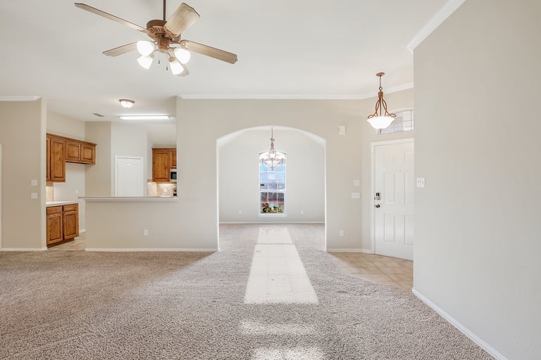Photo 10 of 26 - 9029 River Falls Dr, Fort Worth, TX 76118