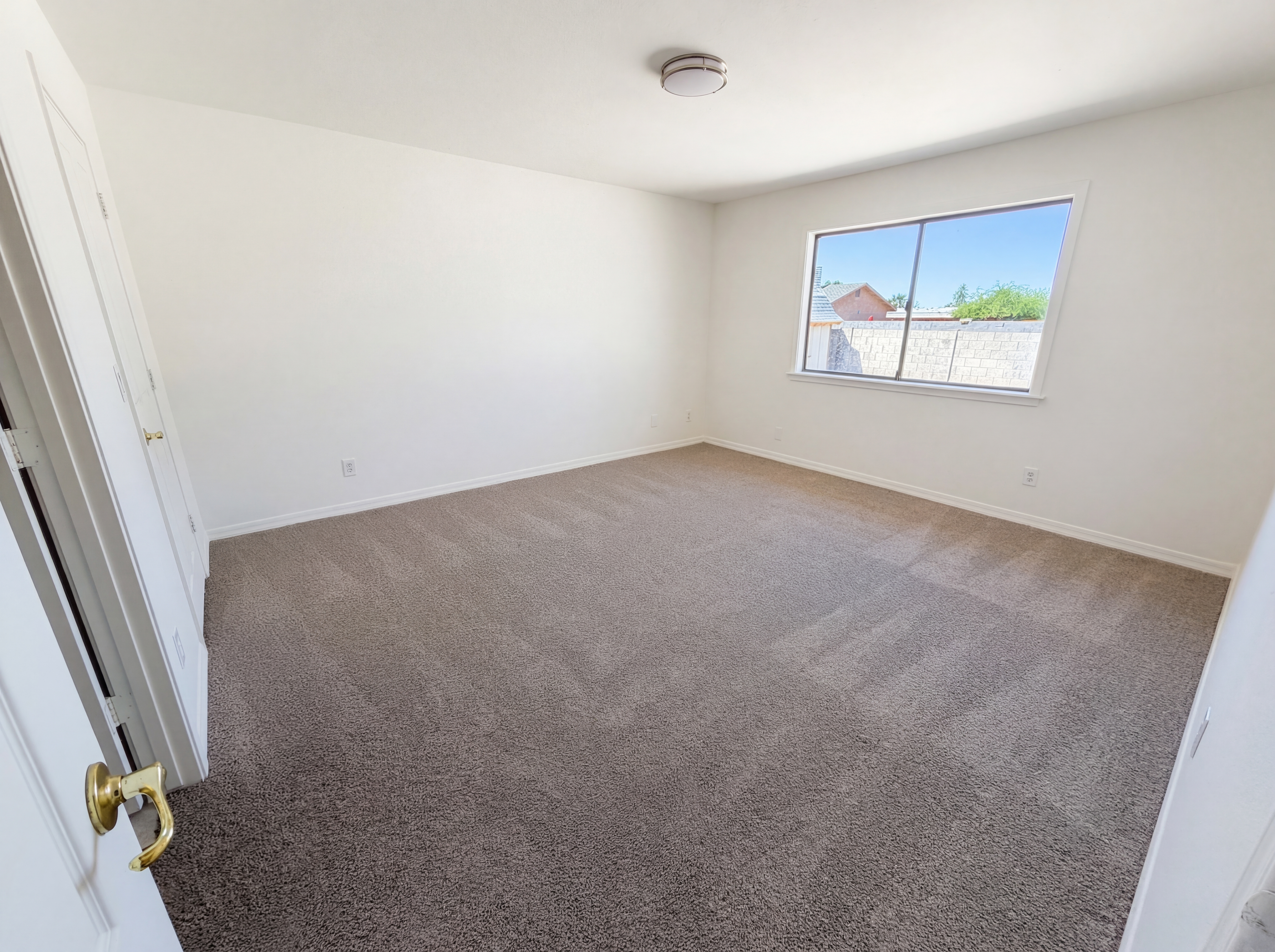 Photo 18 of 30 of 13138 W Sierra Vista Dr, Glendale, AZ