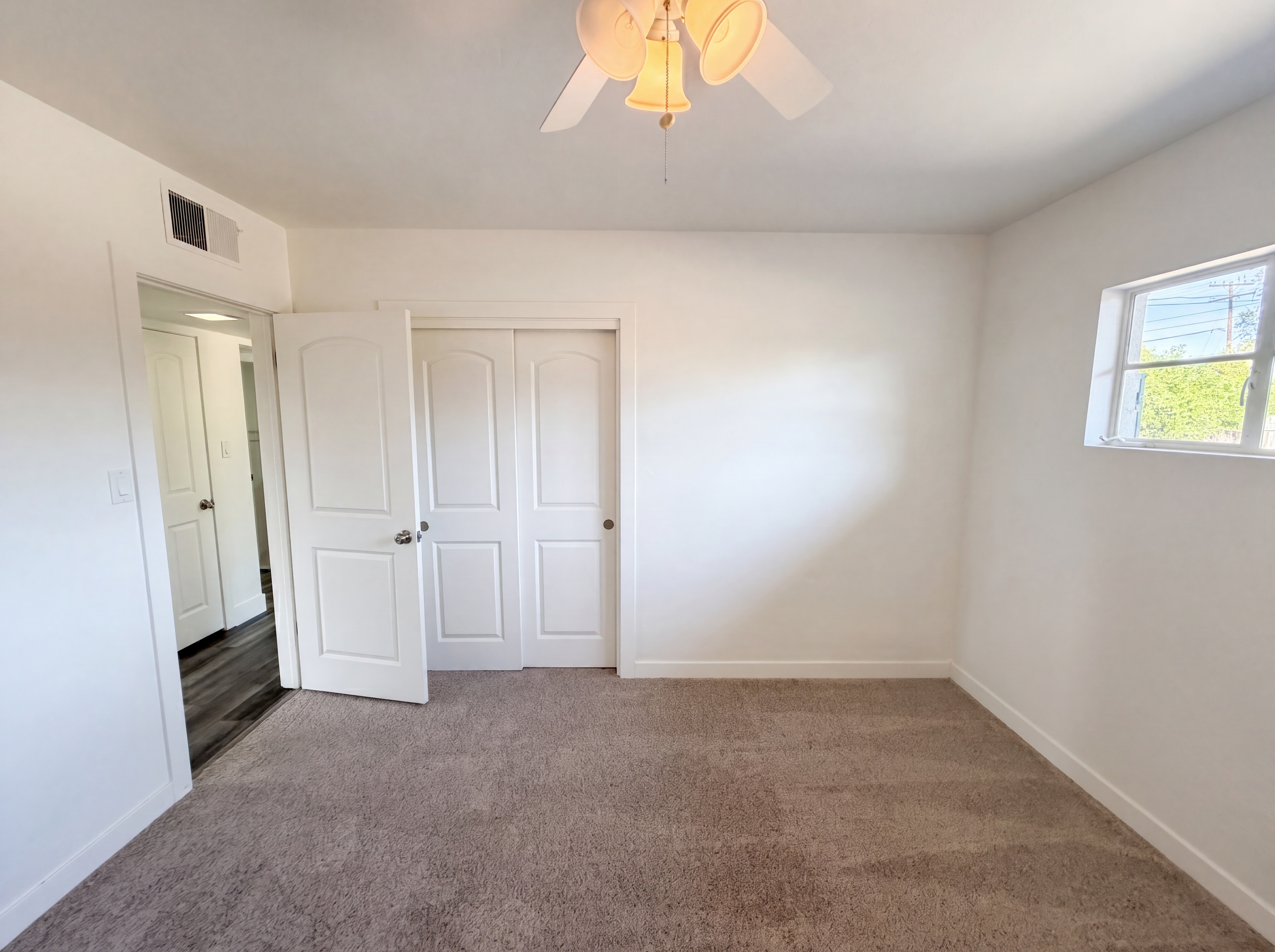 Photo 16 of 26 of 2402 W Anderson Ave, Phoenix, AZ