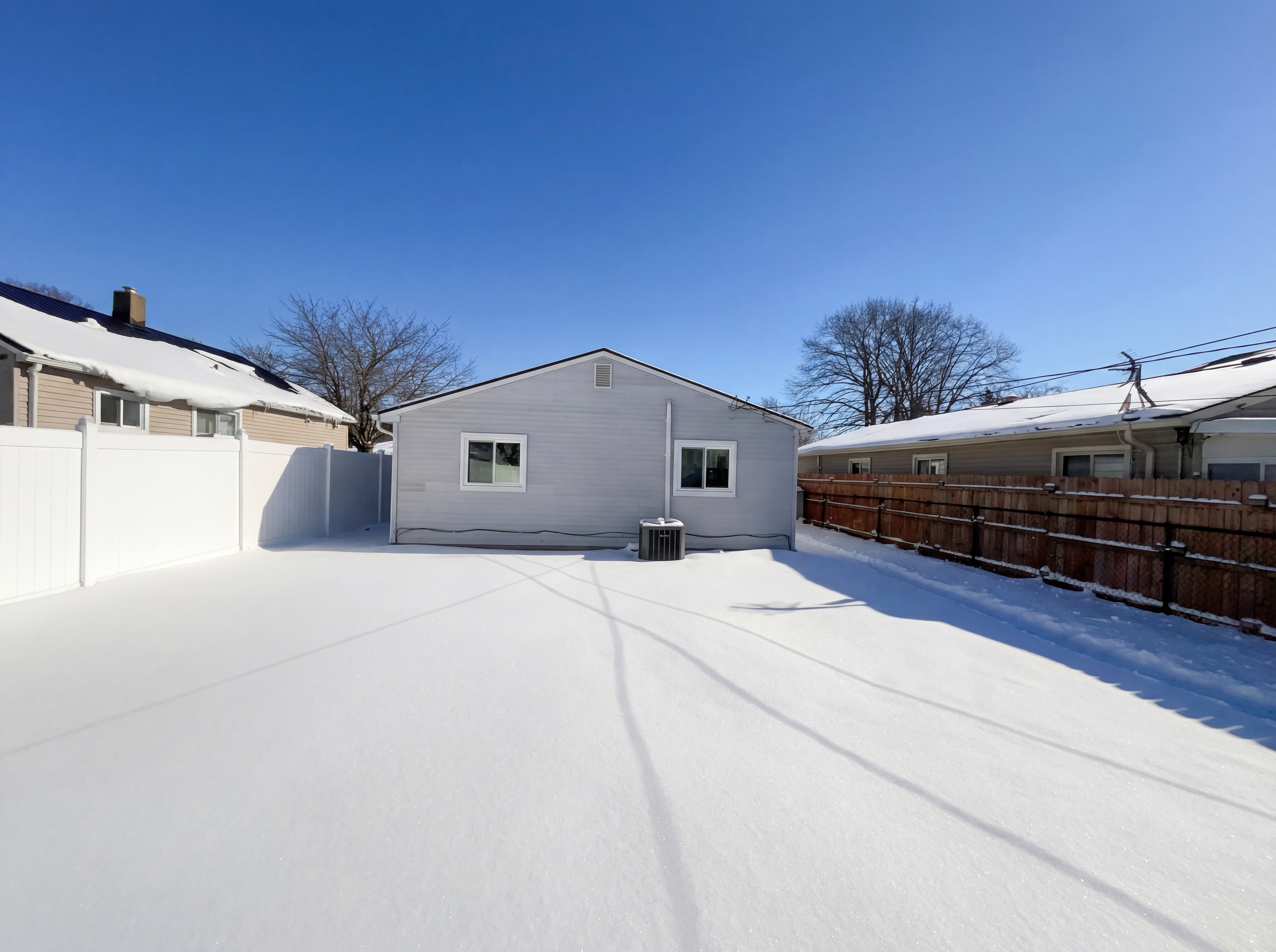 Photo 5 of 17 of 7912 Pine St, Taylor, MI