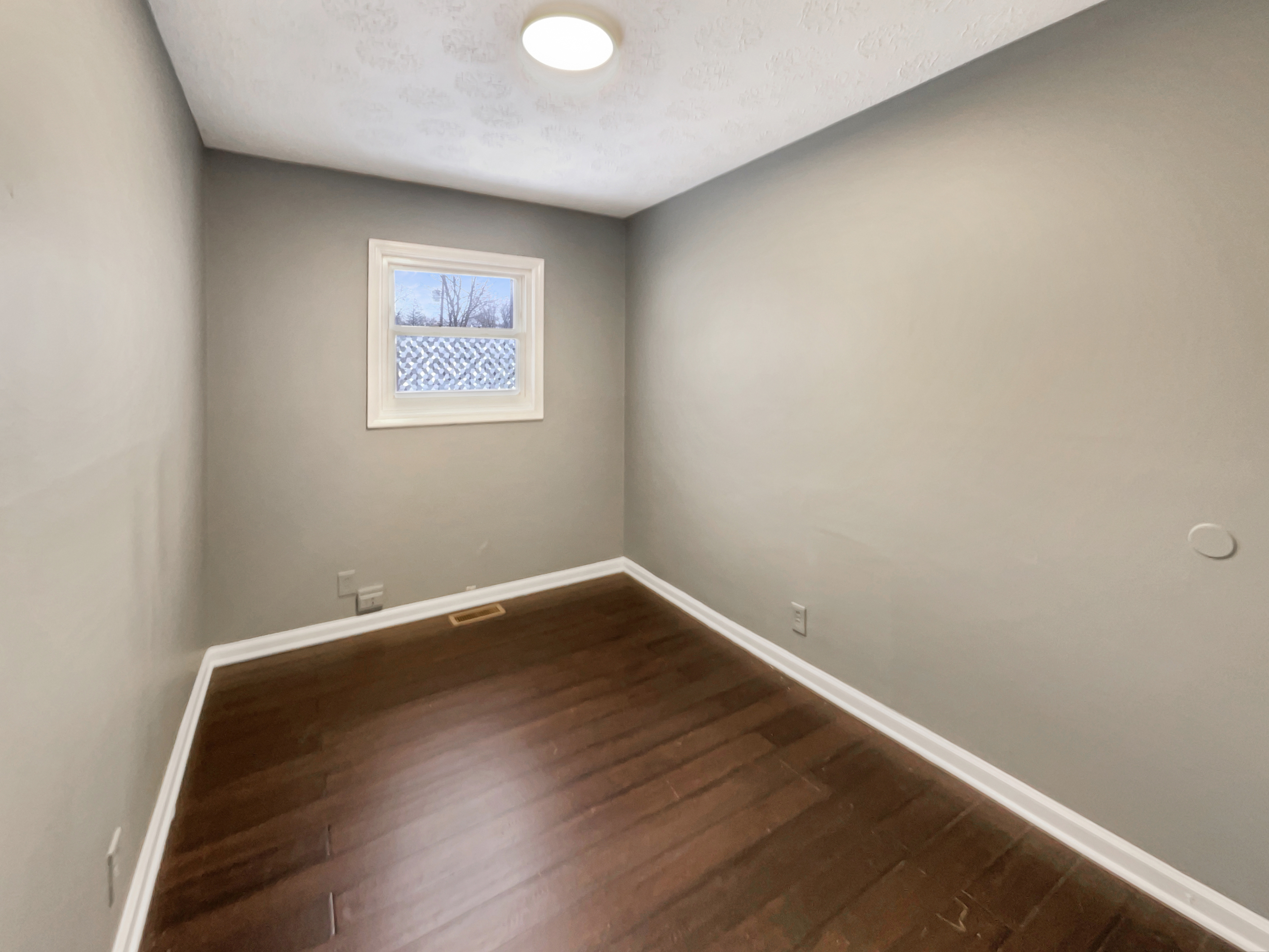 Photo 13 of 17 of 4055 N Grand Ave, Indianapolis, IN