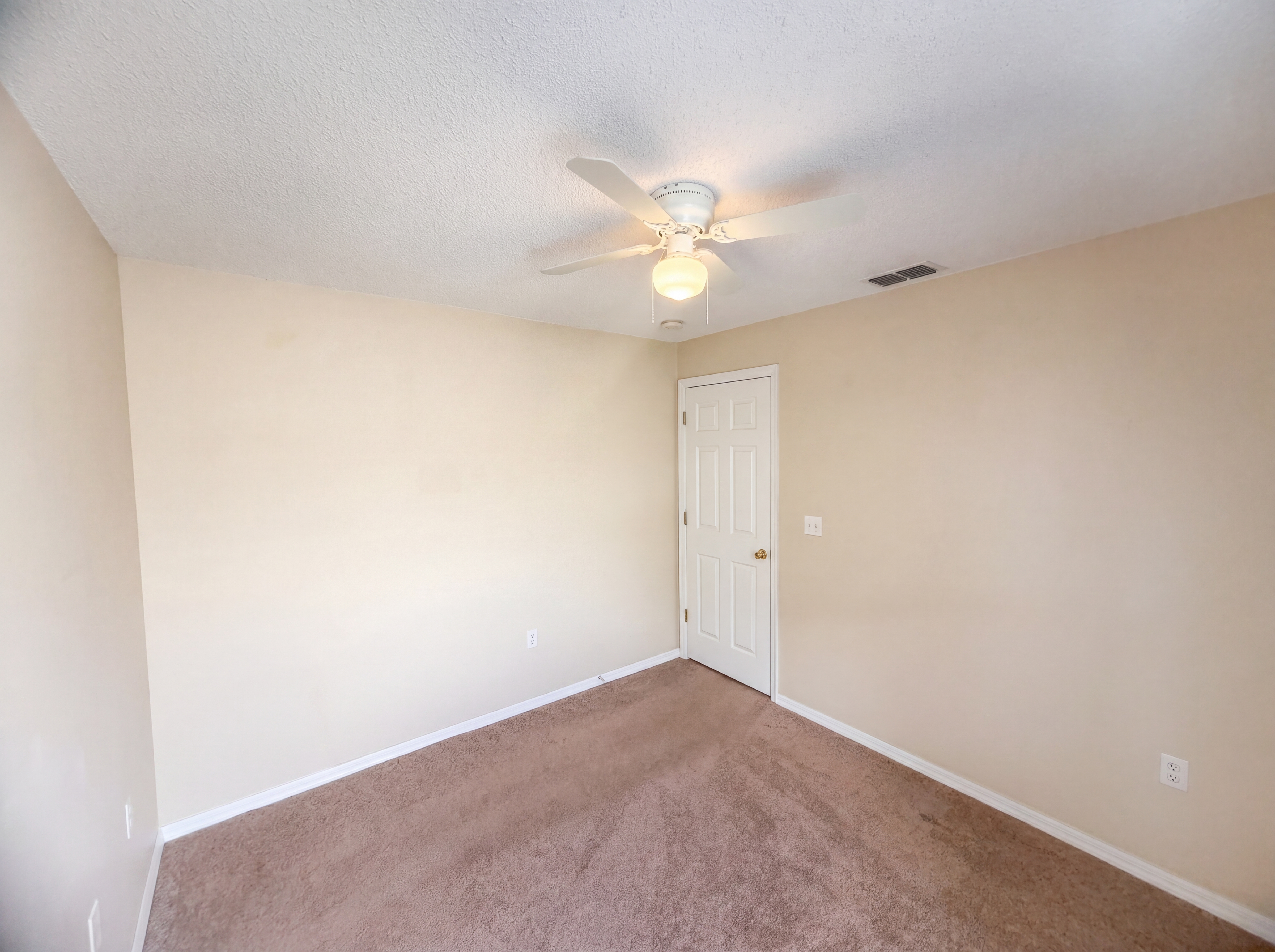 Photo 8 of 28 of 262 SW Panther Trce, Port Saint Lucie, FL