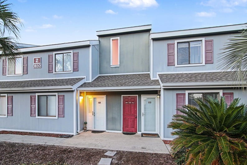 Property photo 1 of 1850 Colony Dr Apt 2H