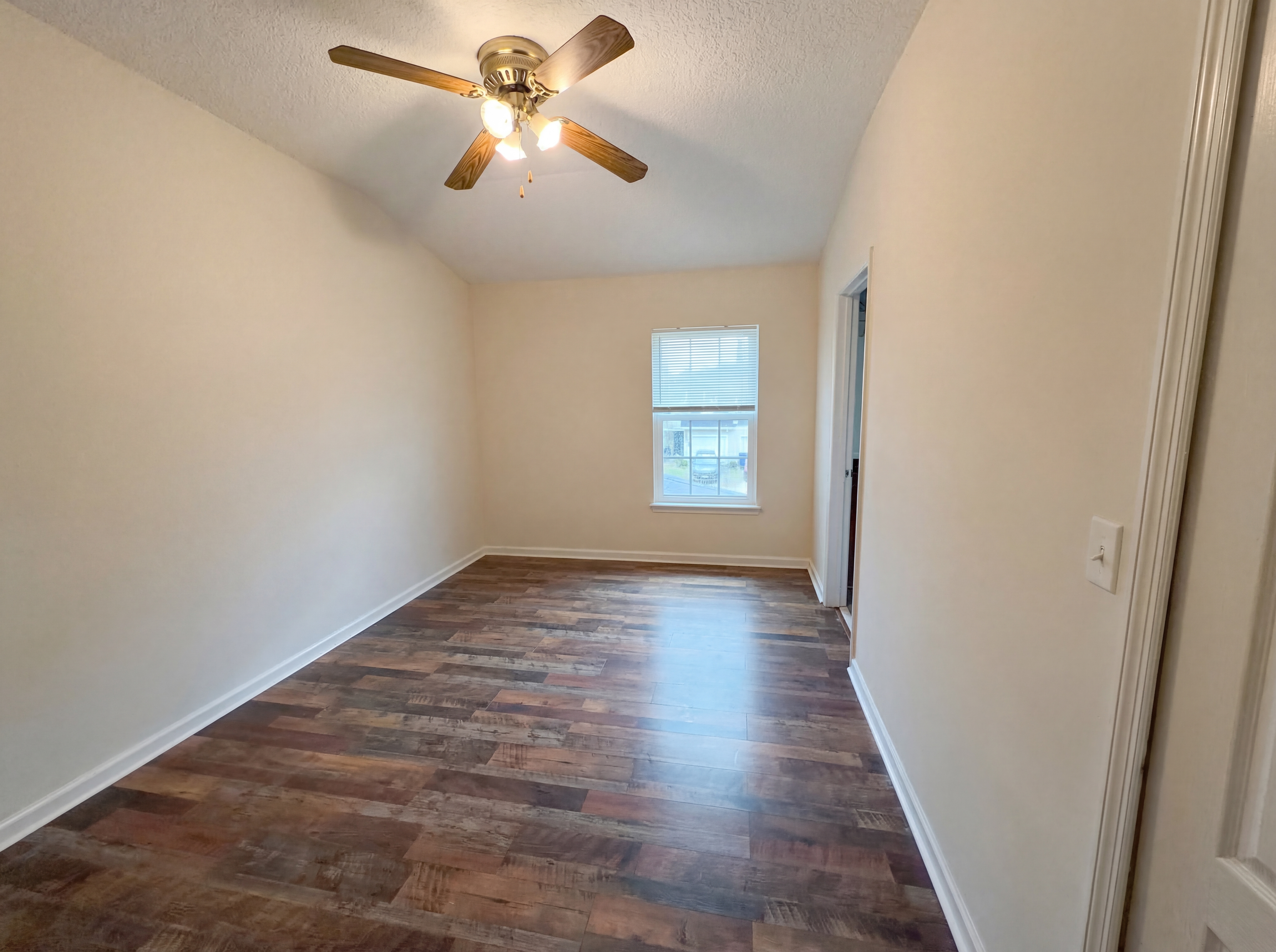 Photo 13 of 17 of 1539 Biscayne Bay Dr, Jacksonville, FL