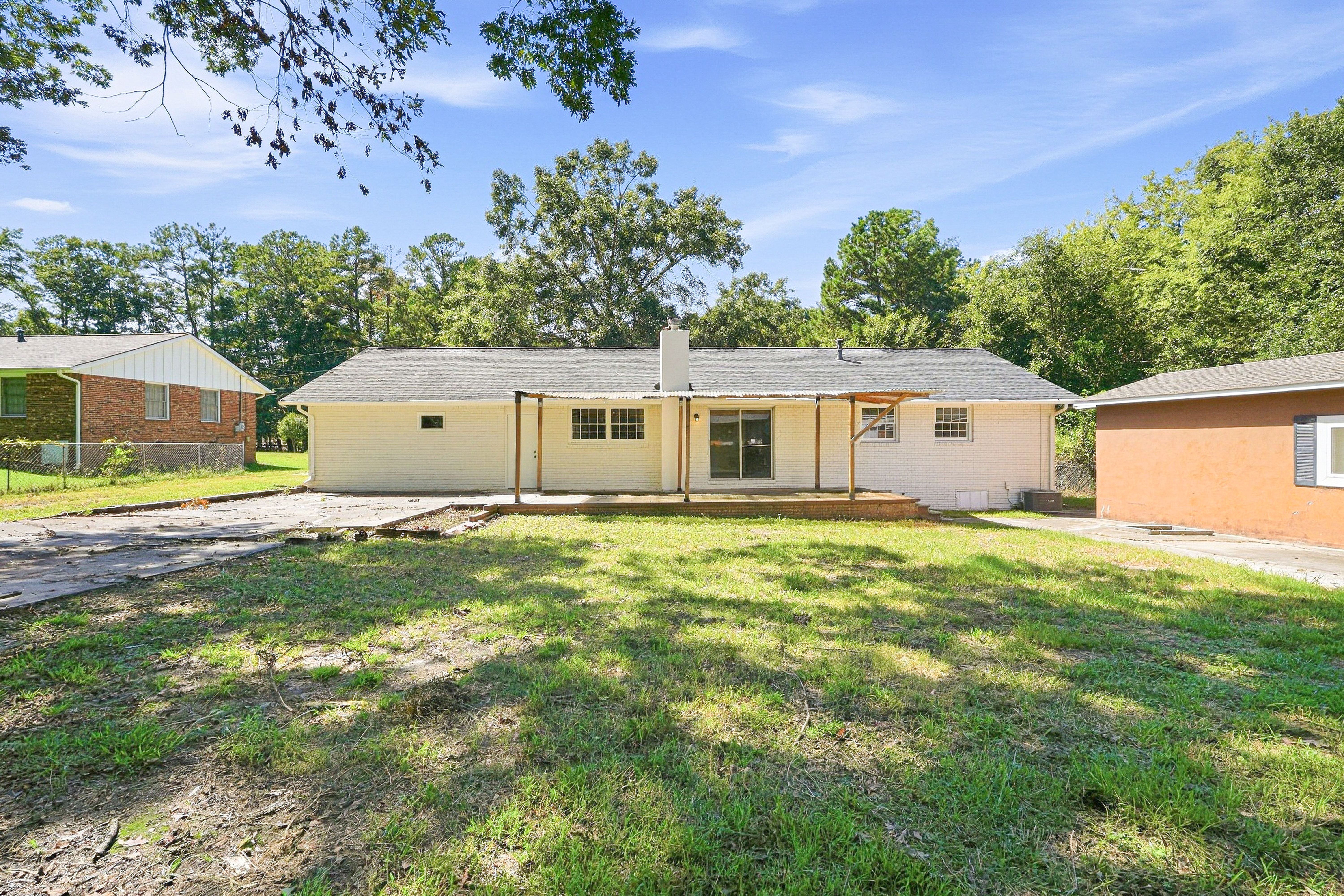 Photo 5 of 28 of 30 Roberts Ln, Covington, GA