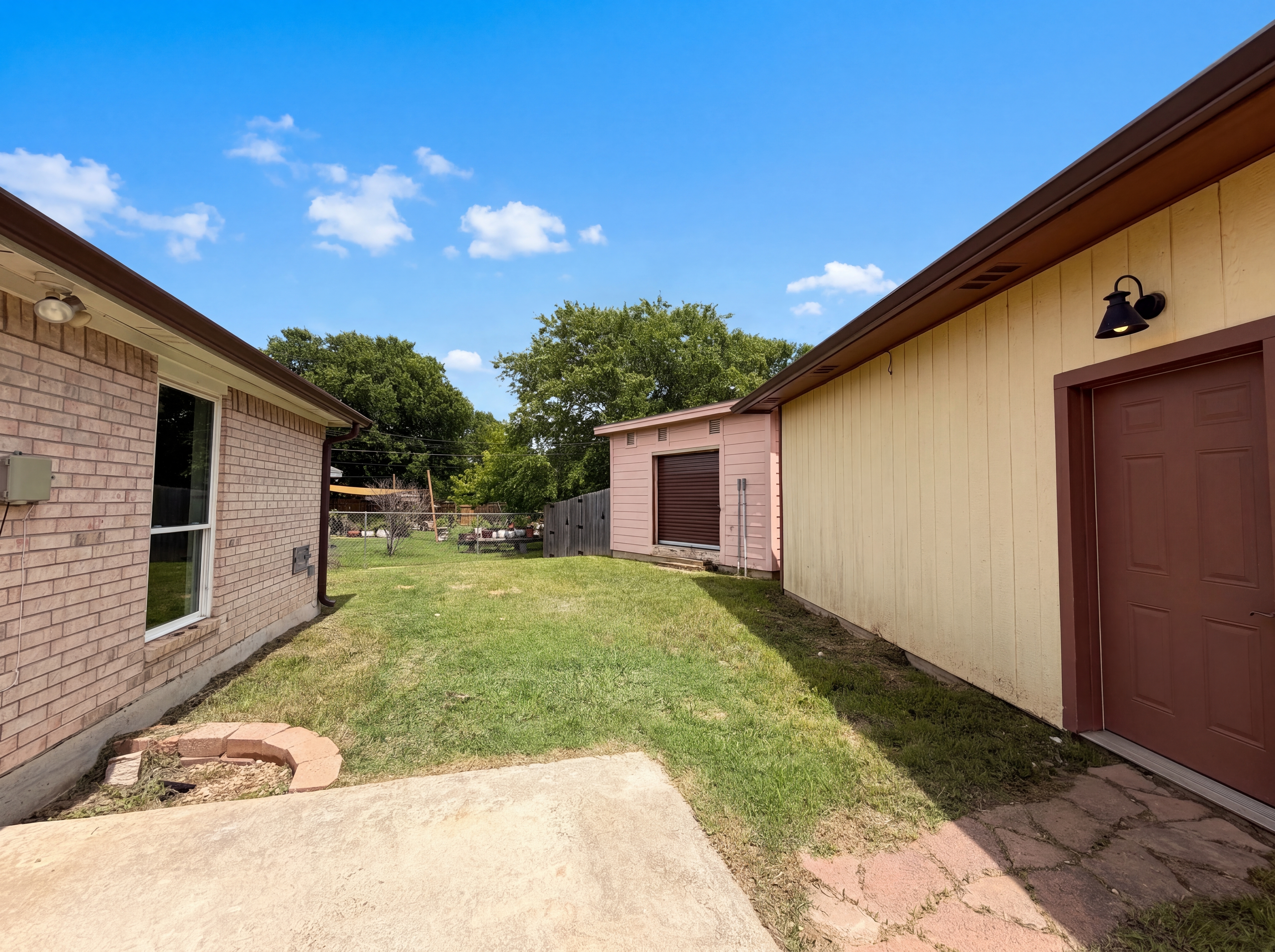 Photo 9 of 22 of 4700 Maryannes Meadow Dr, Fort Worth, TX