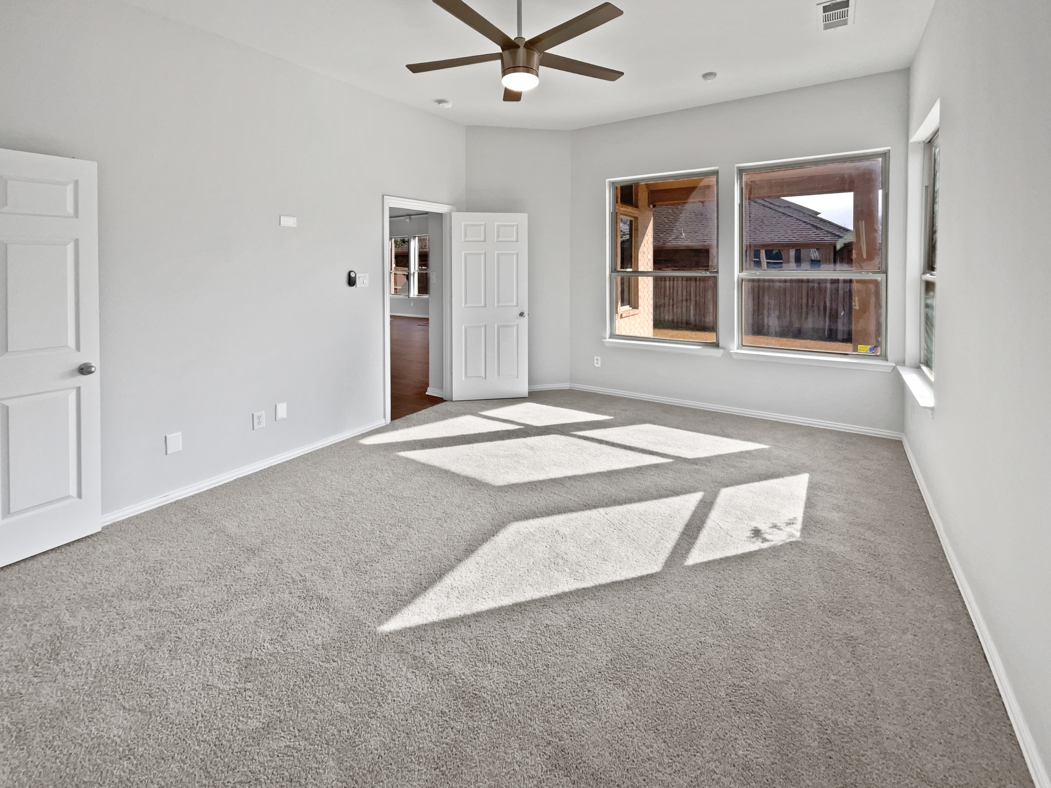Photo 4 of 36 of 4829 Bluecap Ct, Mesquite, TX