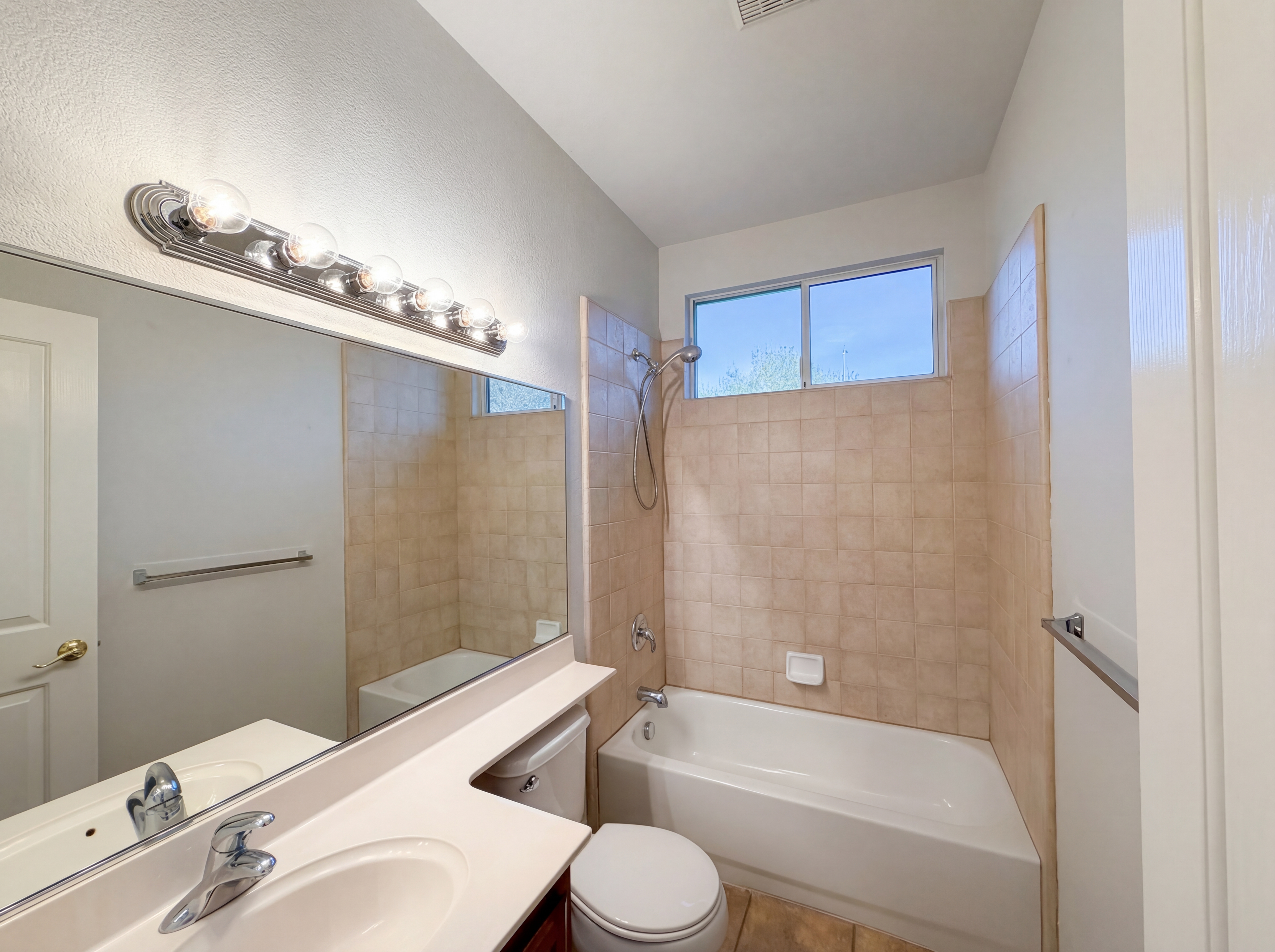 Photo 29 of 39 of 224 Pinecrest Ct, Roseville, CA