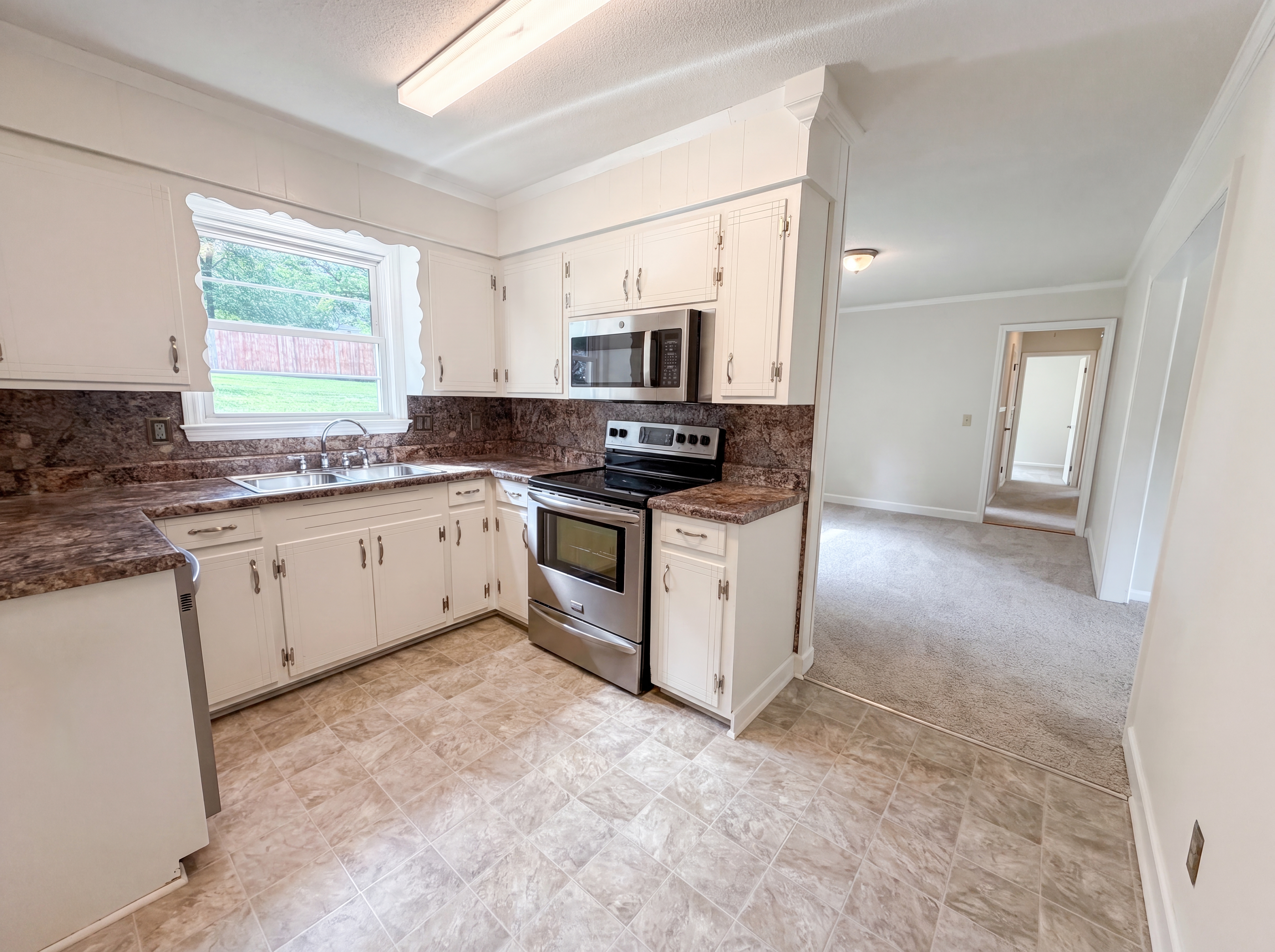 Photo 2 of 18 of 1513 Alpha Ct, Columbia, SC