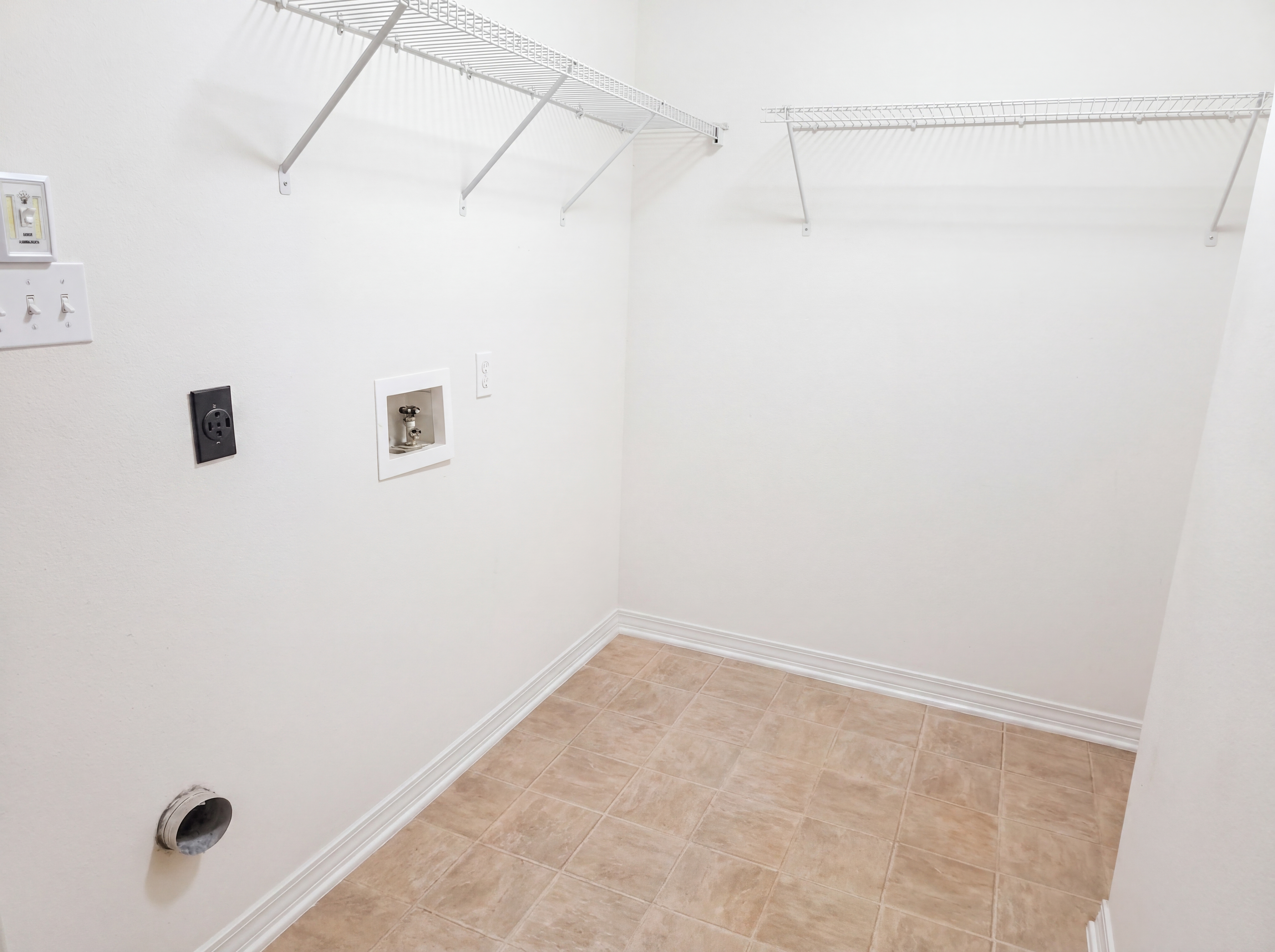 Photo 17 of 19 of 9564 Pouder Ln, Navarre, FL