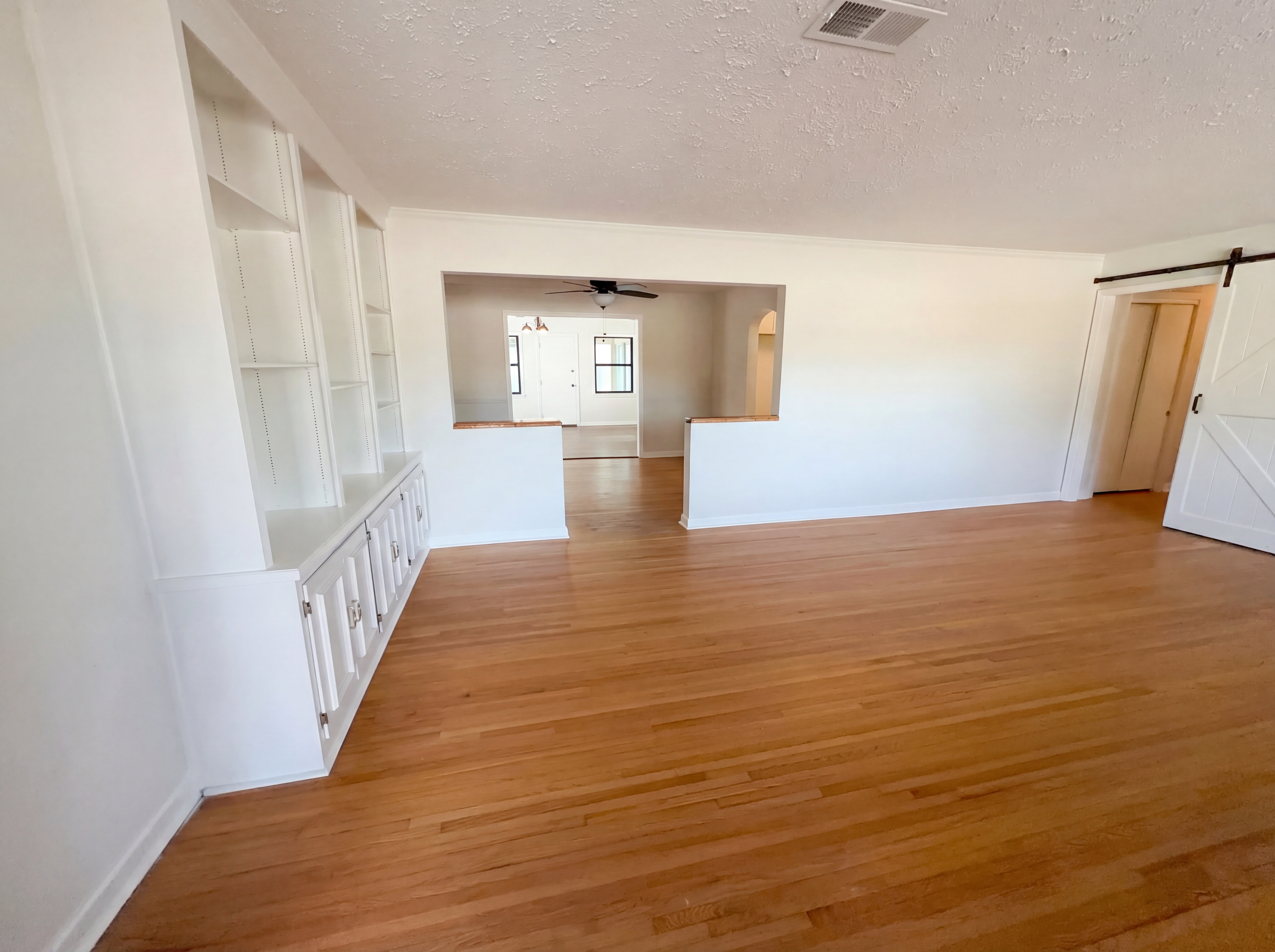 Photo 3 of 26 of 5414 Coppedge Ave, Jacksonville, FL