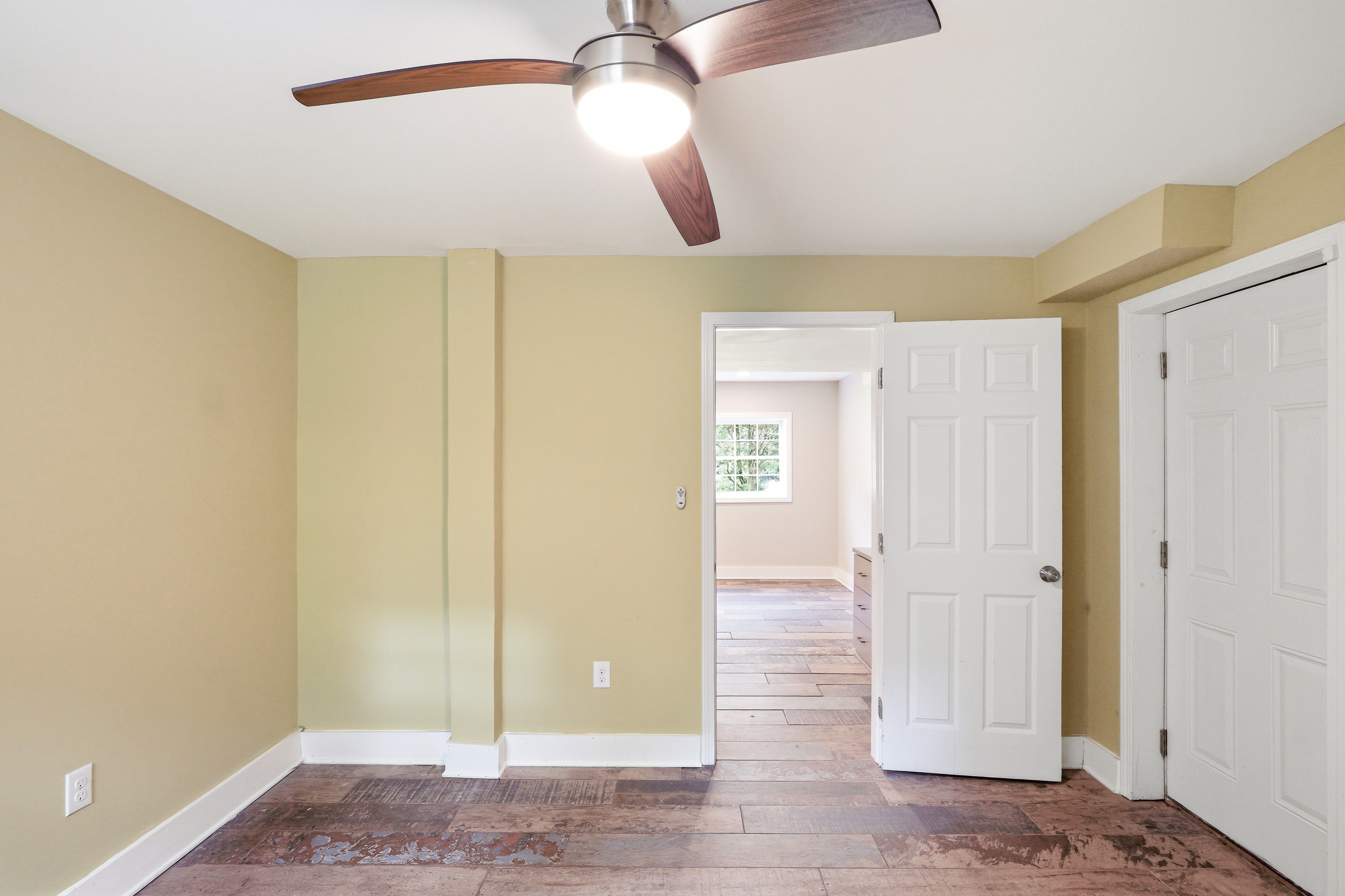 Photo 28 of 35 of 3020 Landrum Dr SW, Atlanta, GA