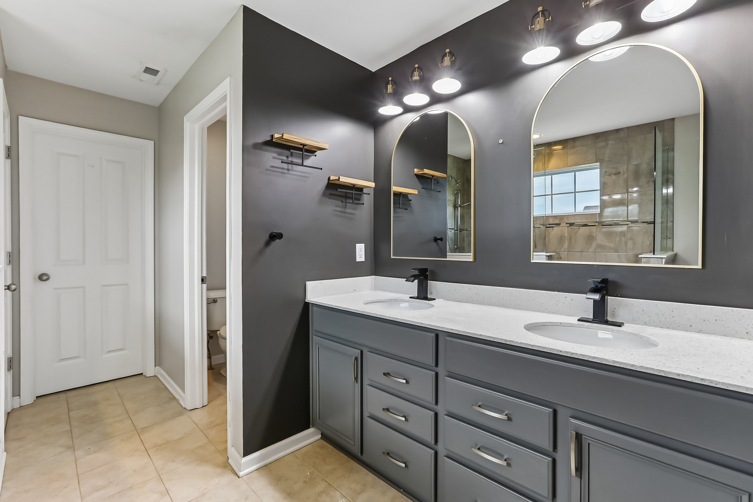 Photo 7 of 56 of 15143 Gallop Ln, Fishers, IN