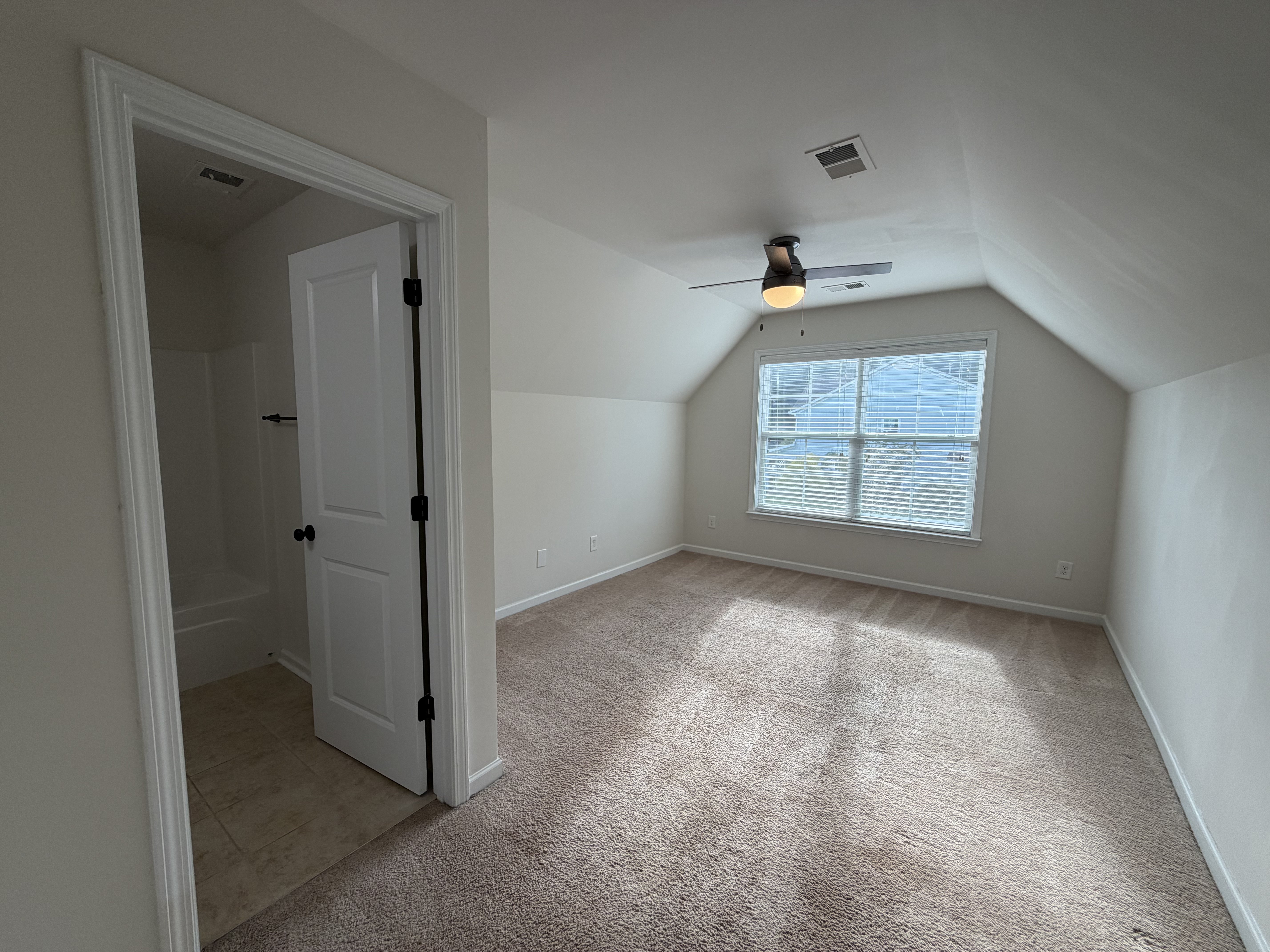 Photo 12 of 22 of 317 Whispering Breeze Ln, Summerville, SC