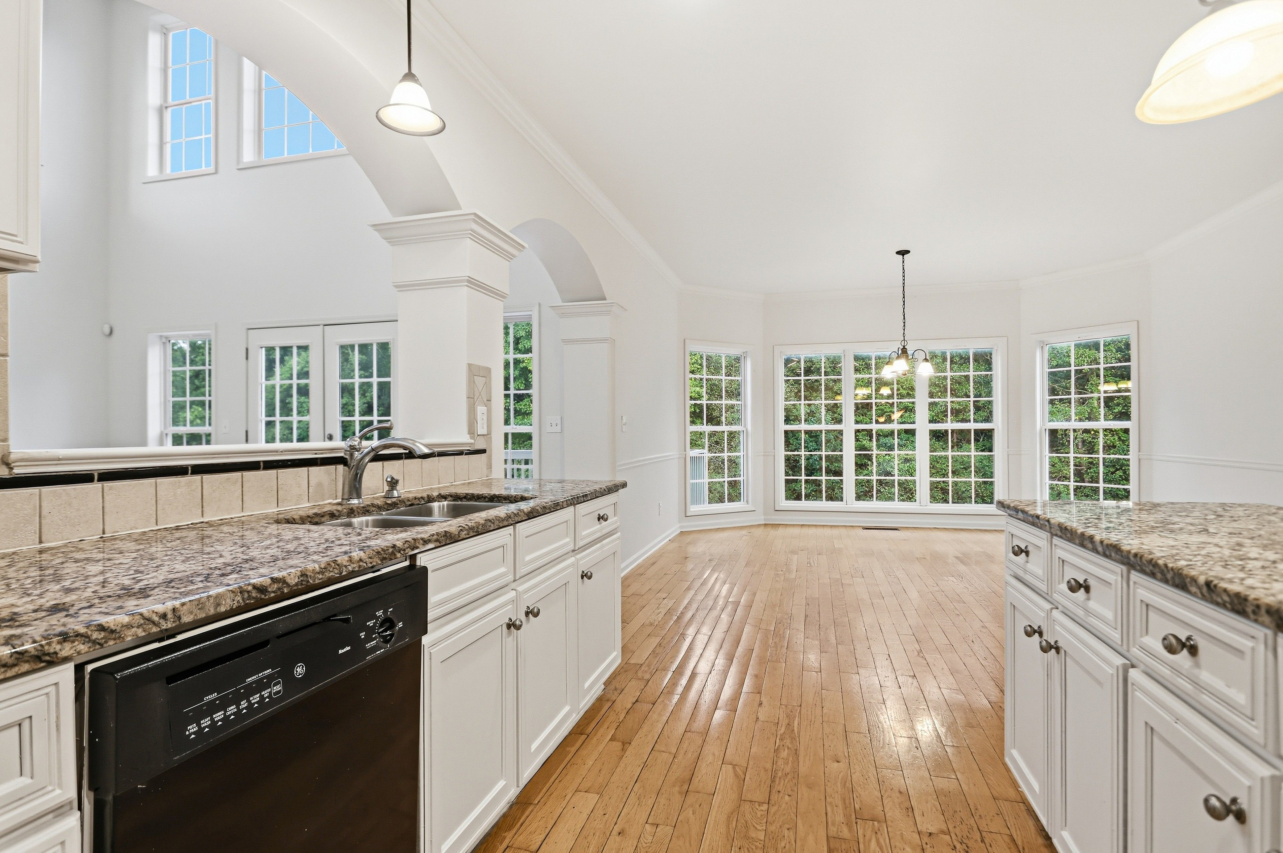 Photo 12 of 40 of 318 Hamilton Dr, Conyers, GA
