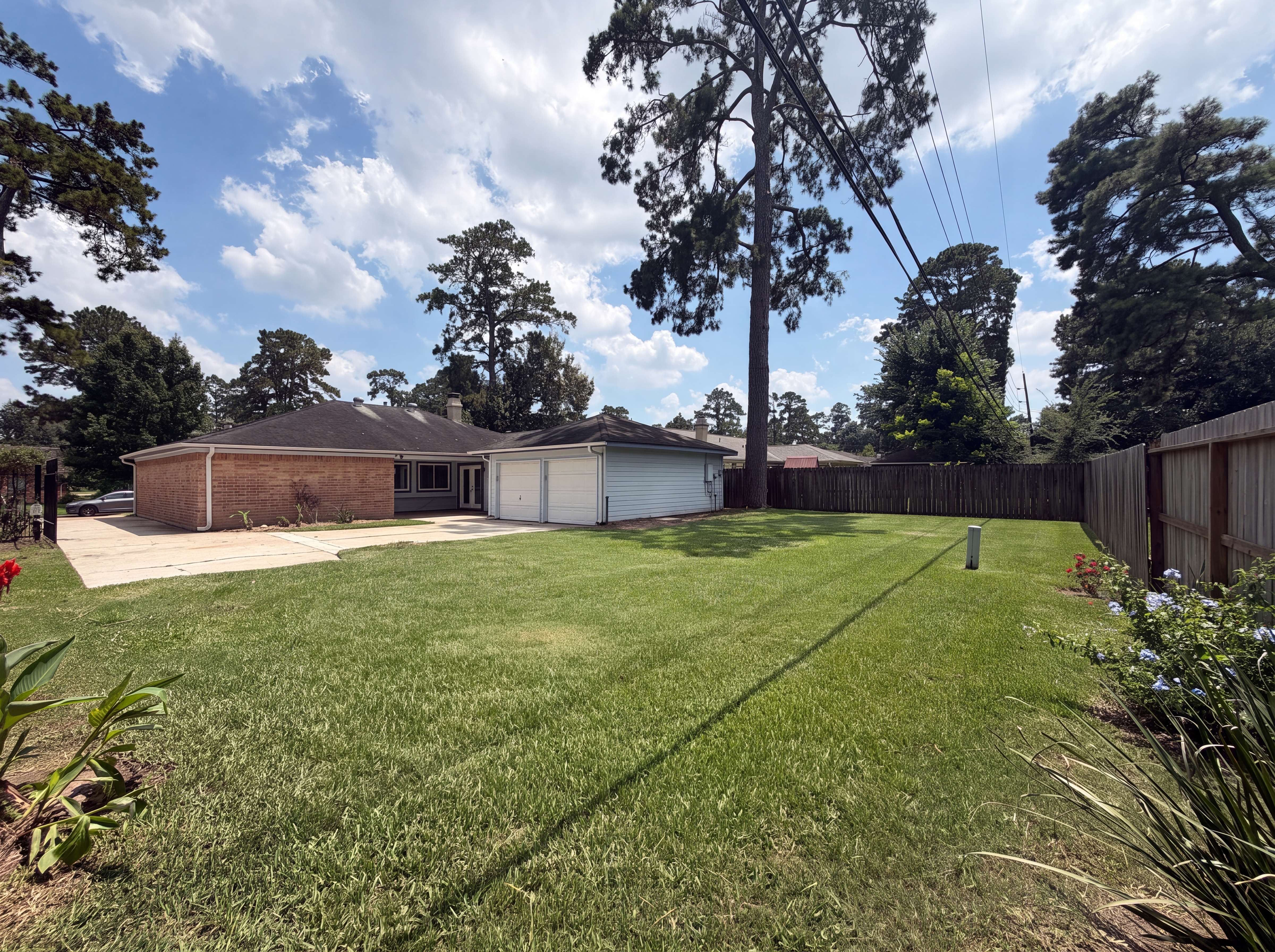 Photo 5 of 18 of 2503 Whispering Springs Dr, Spring, TX