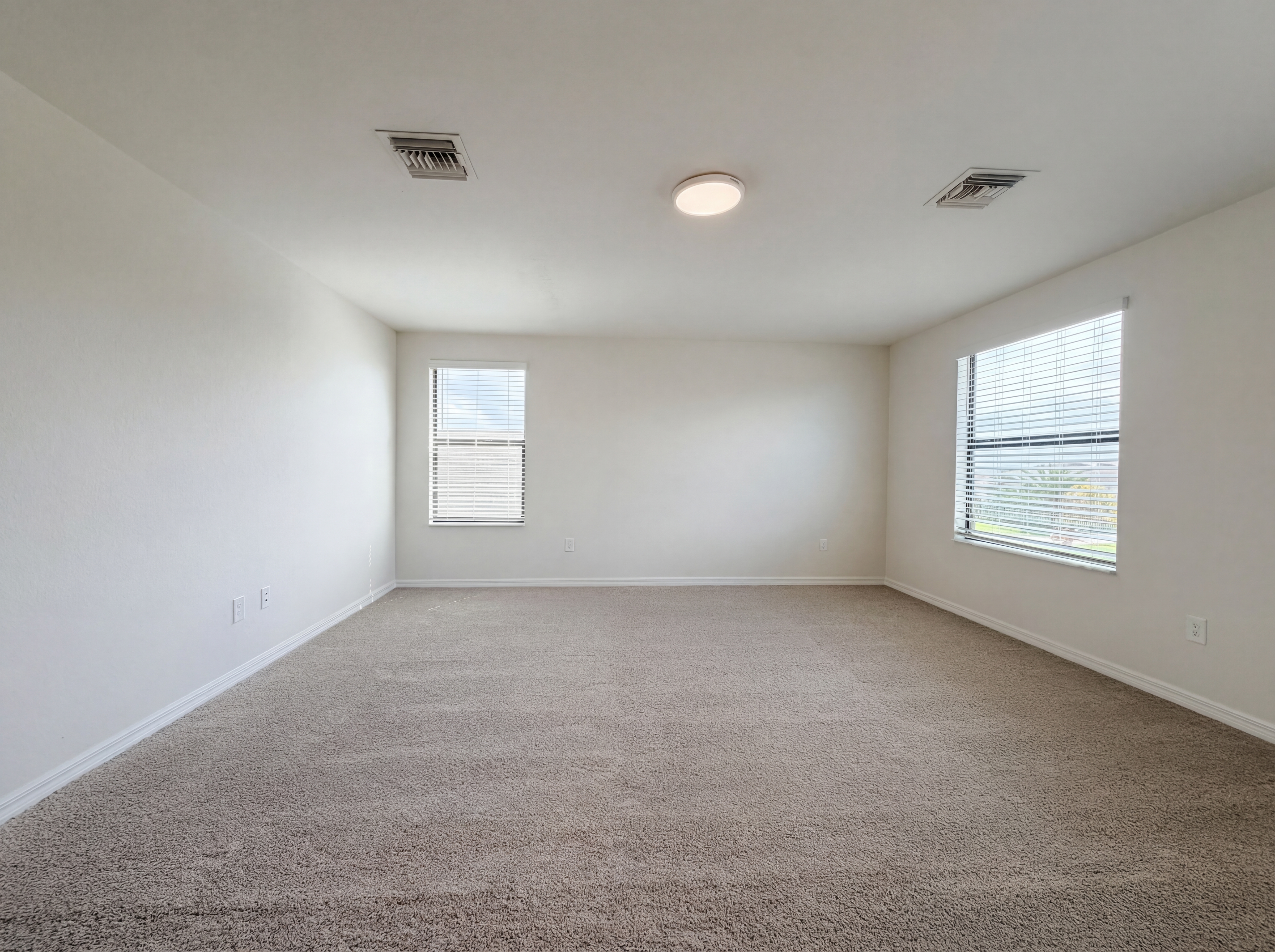 Photo 19 of 35 of 14102 Vindel Cir, Fort Myers, FL