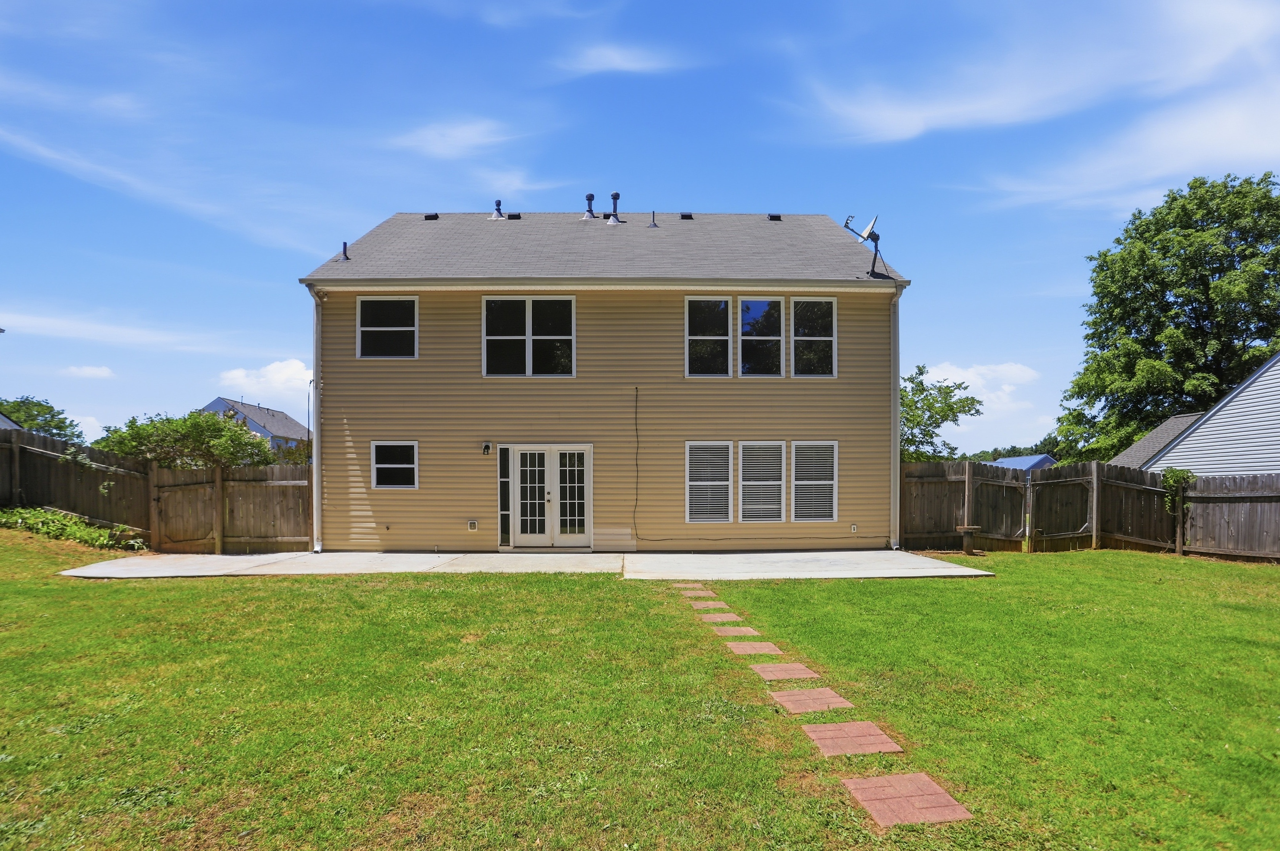 Photo 5 of 36 of 1241 Pine Acre Dr, Sugar Hill, GA