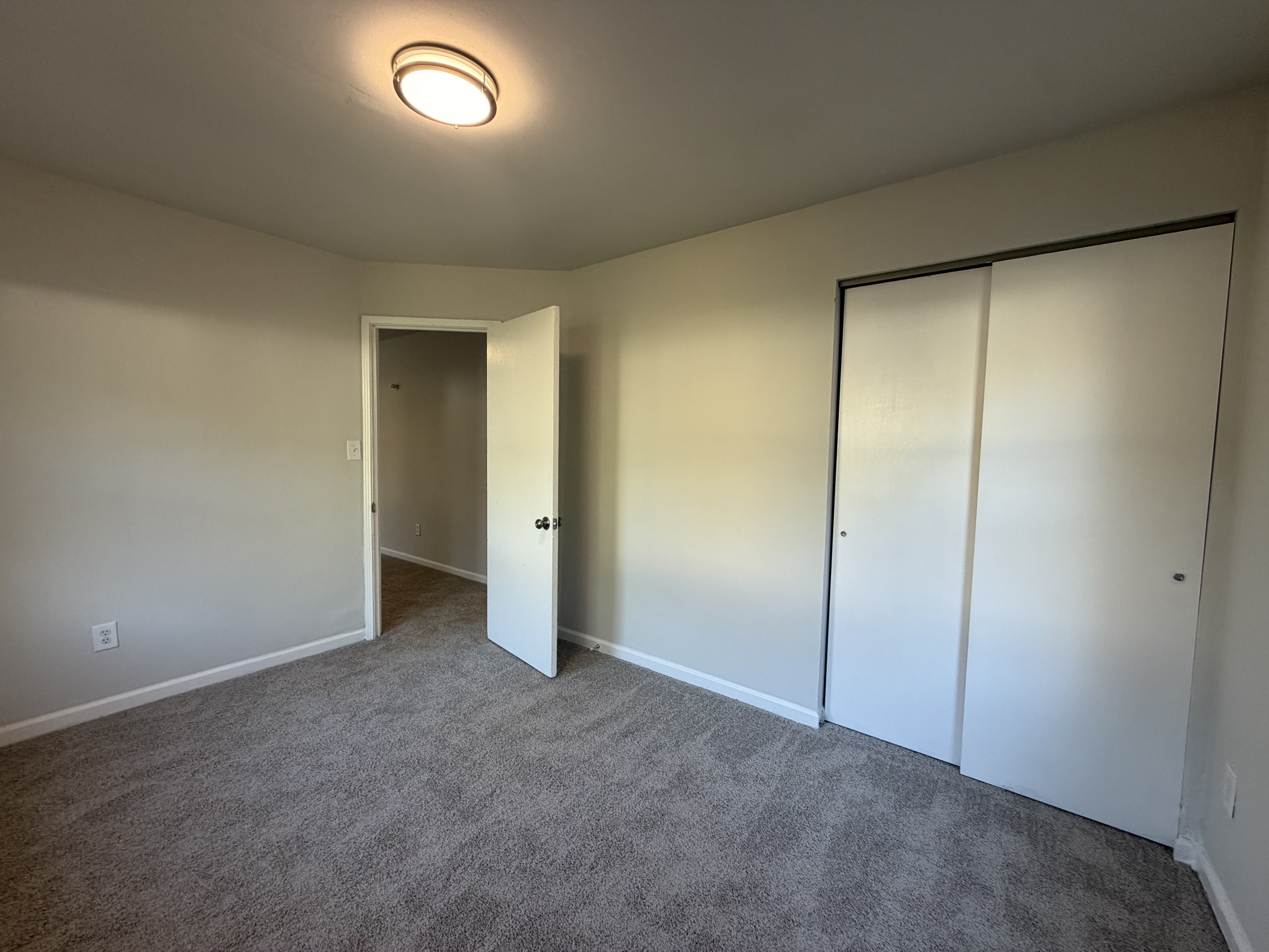 Photo 6 of 23 of 2785 Linview Ave, Columbus, OH