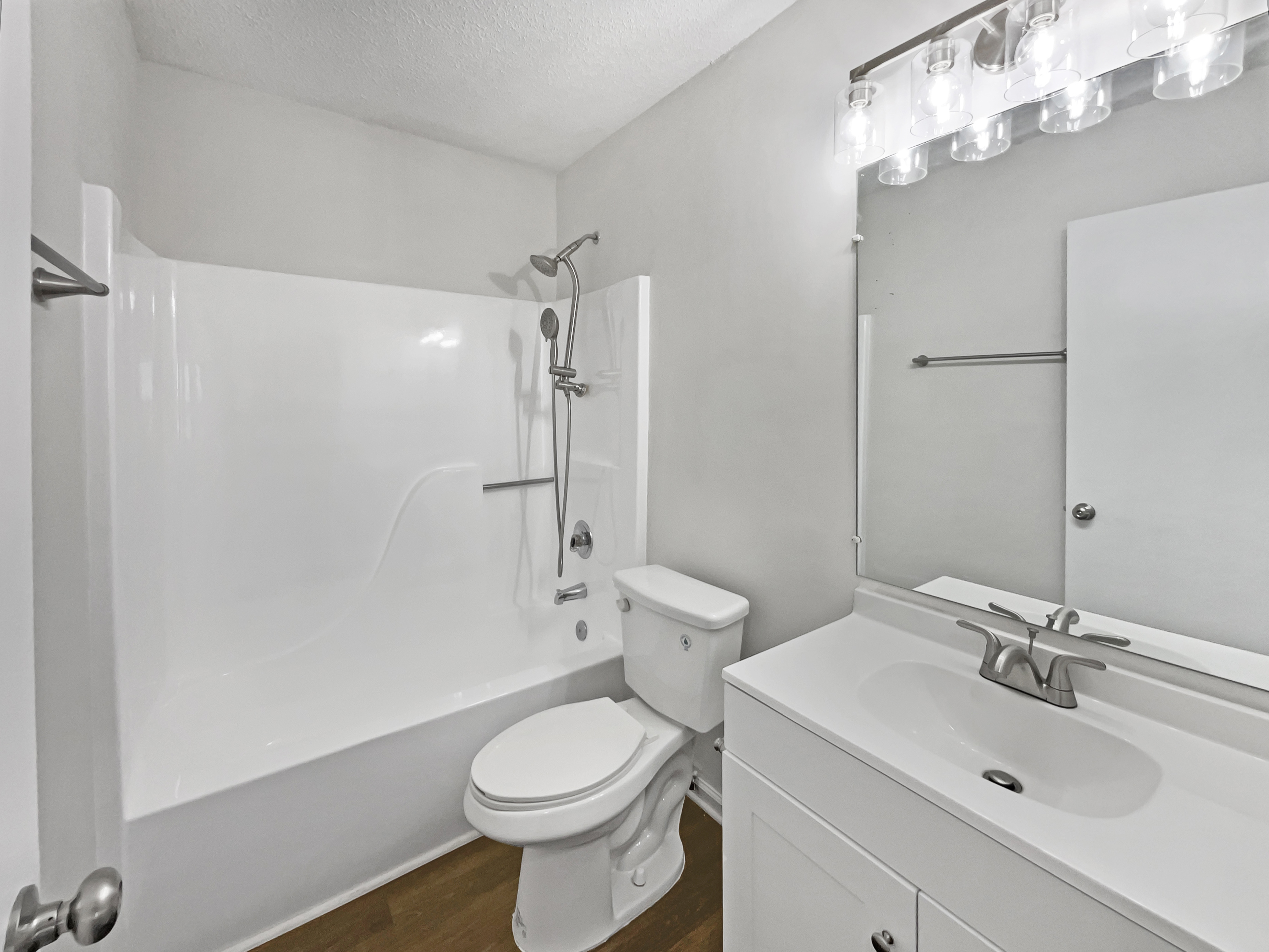 Photo 5 of 18 of 4051 Gordon Ct, Winston Salem, NC