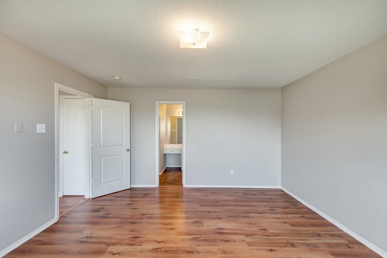 Photo 3 of 22 - 3212 Dove Valley Ln, Mansfield, TX 76063