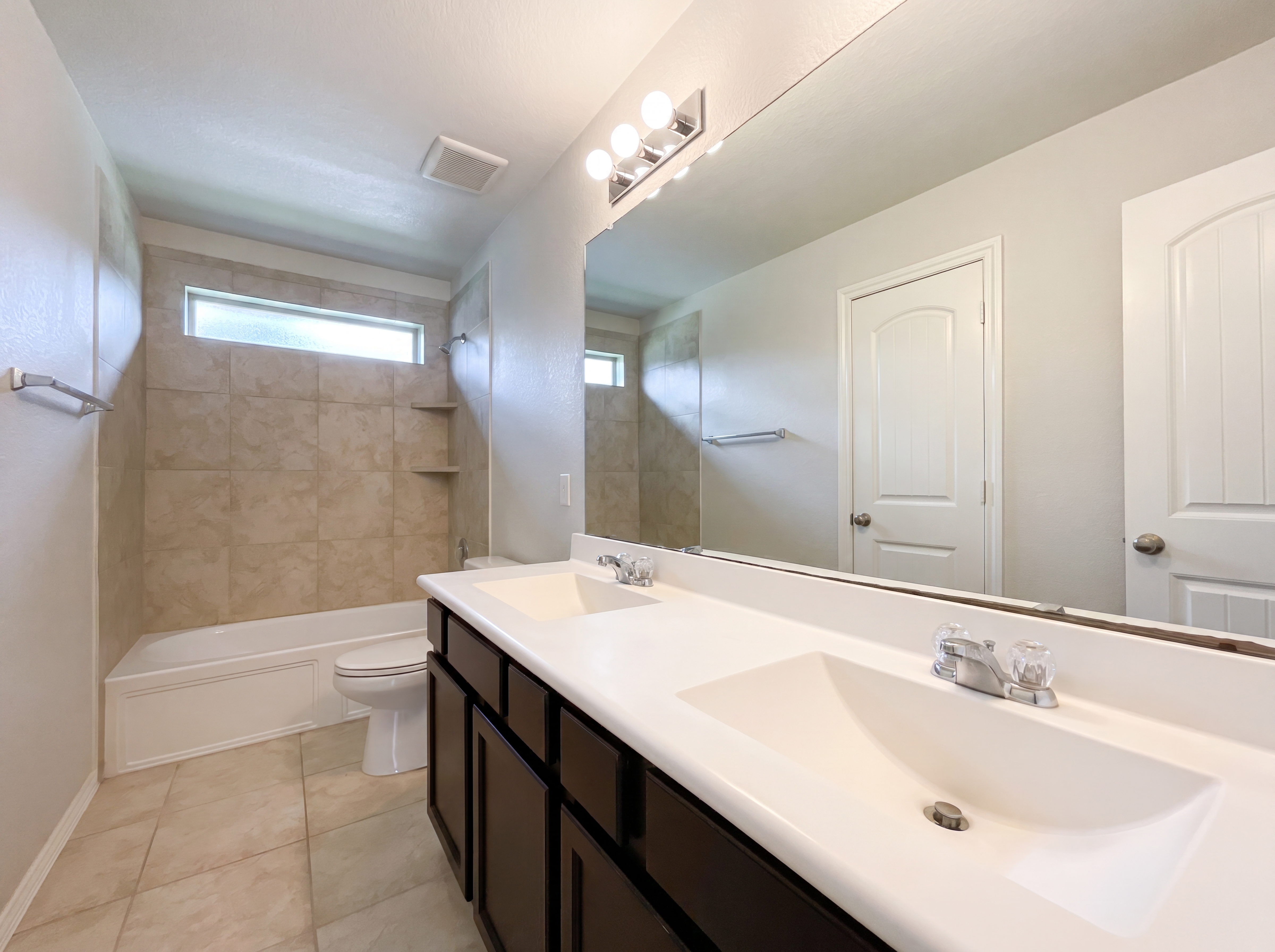 Photo 14 of 17 of 18813 Genova Bay Ct, New Caney, TX