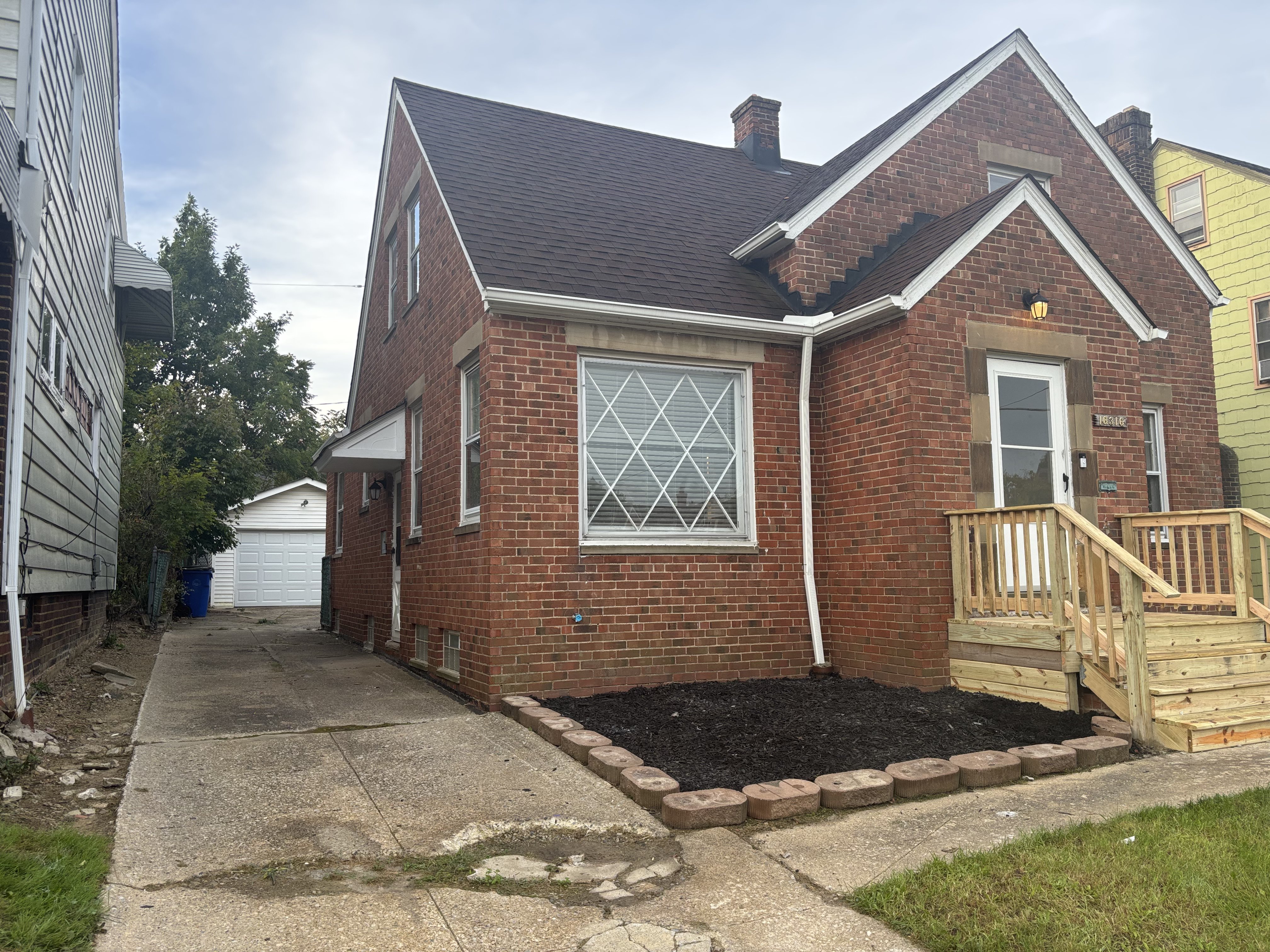 Photo 46 of 50 of 16316 Walden Ave, Cleveland, OH