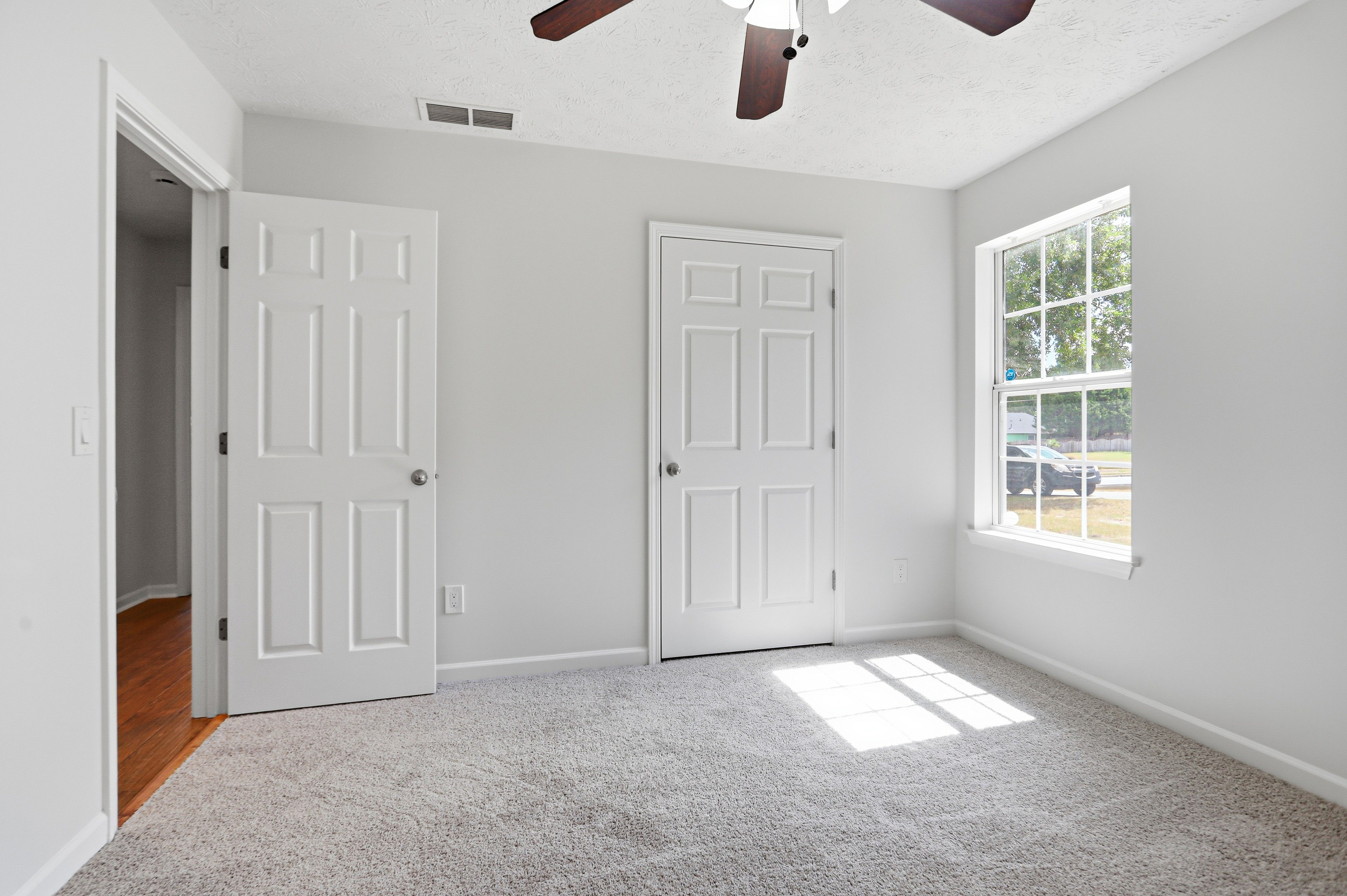 Photo 17 of 39 of 3641 Coveside Ct, Loganville, GA