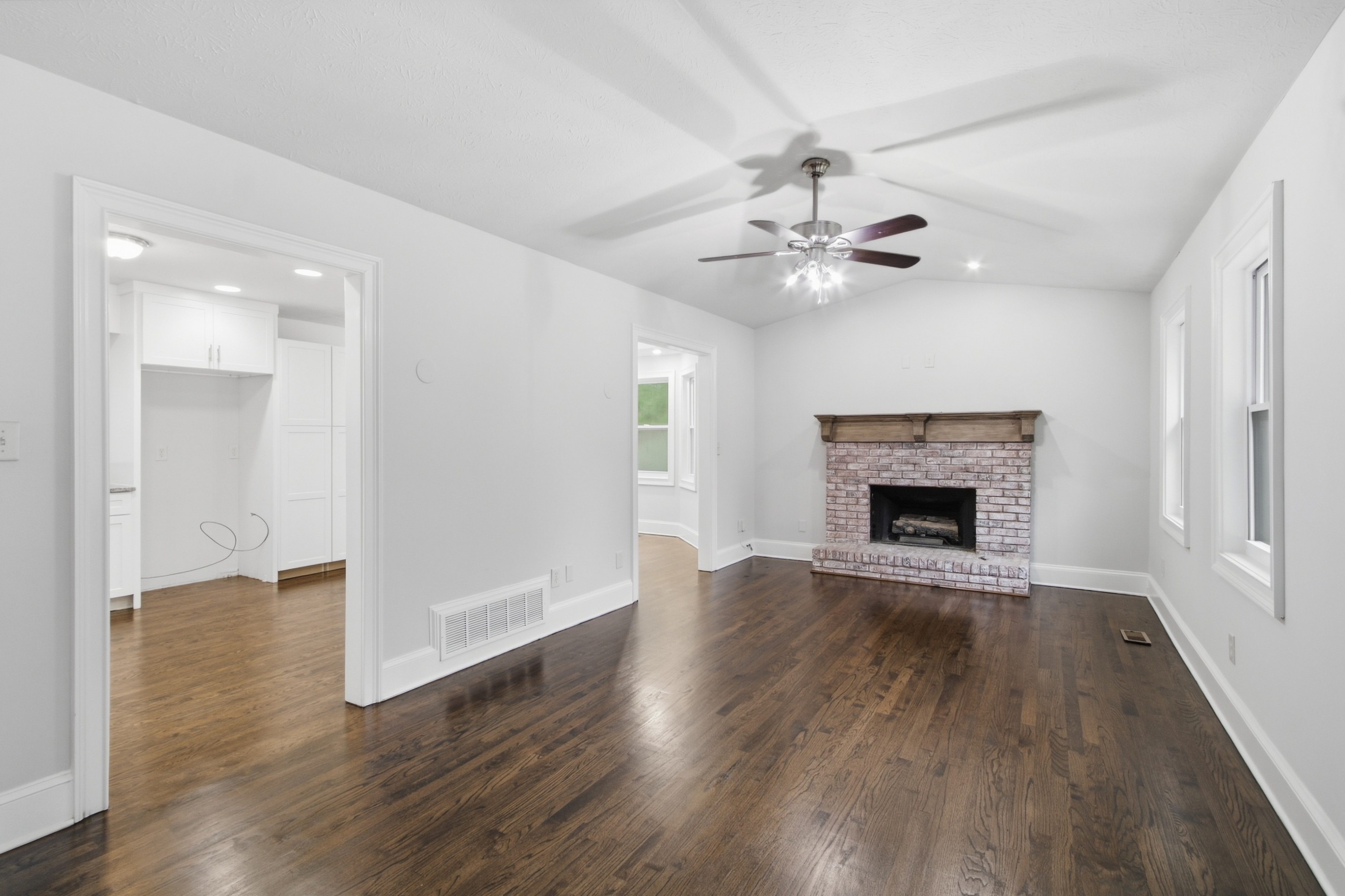Photo 6 of 29 of 3240 Valley View St, Powder Springs, GA