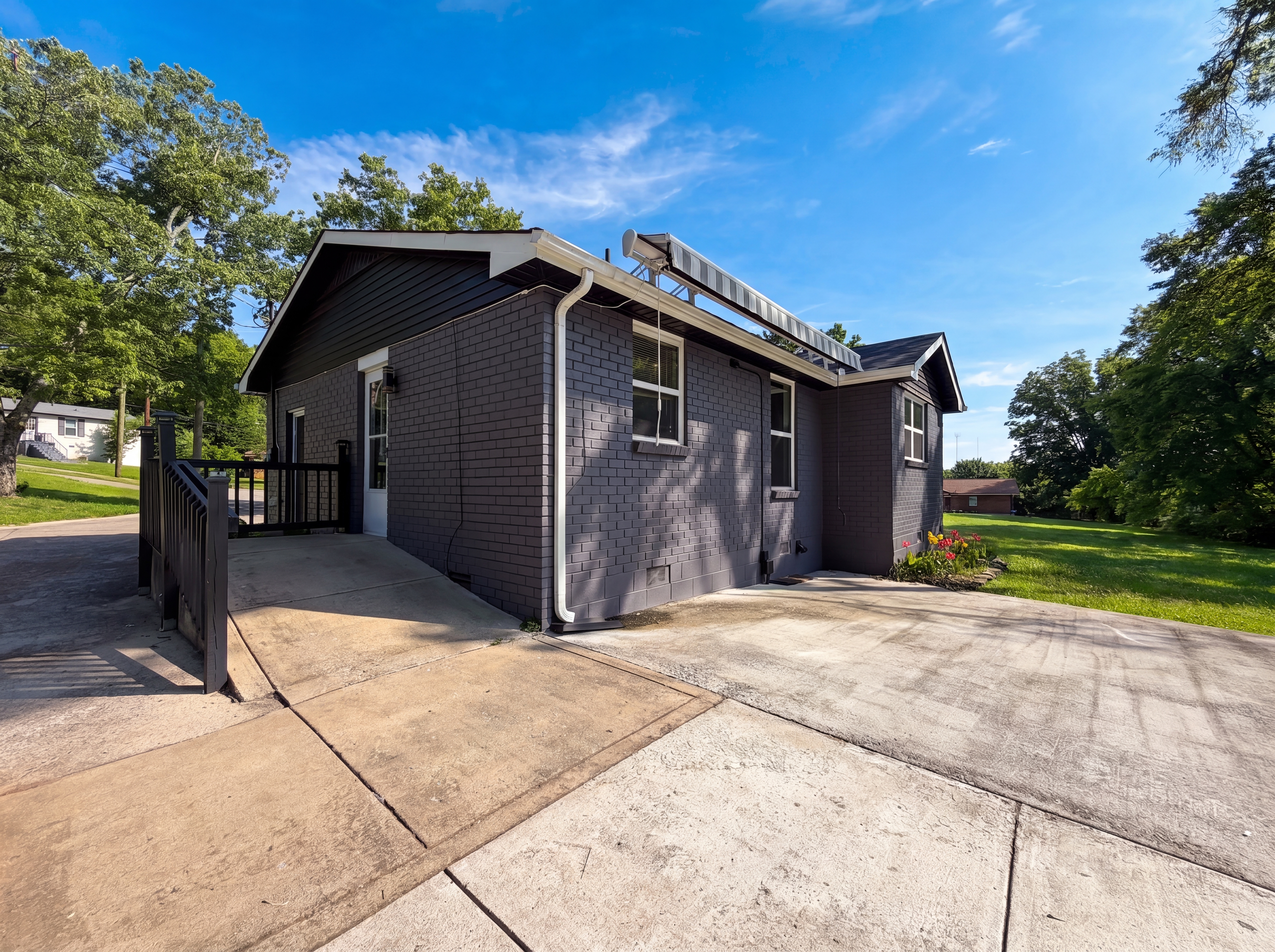 Photo 14 of 17 of 4116 Buenaview Ct, Nashville, TN