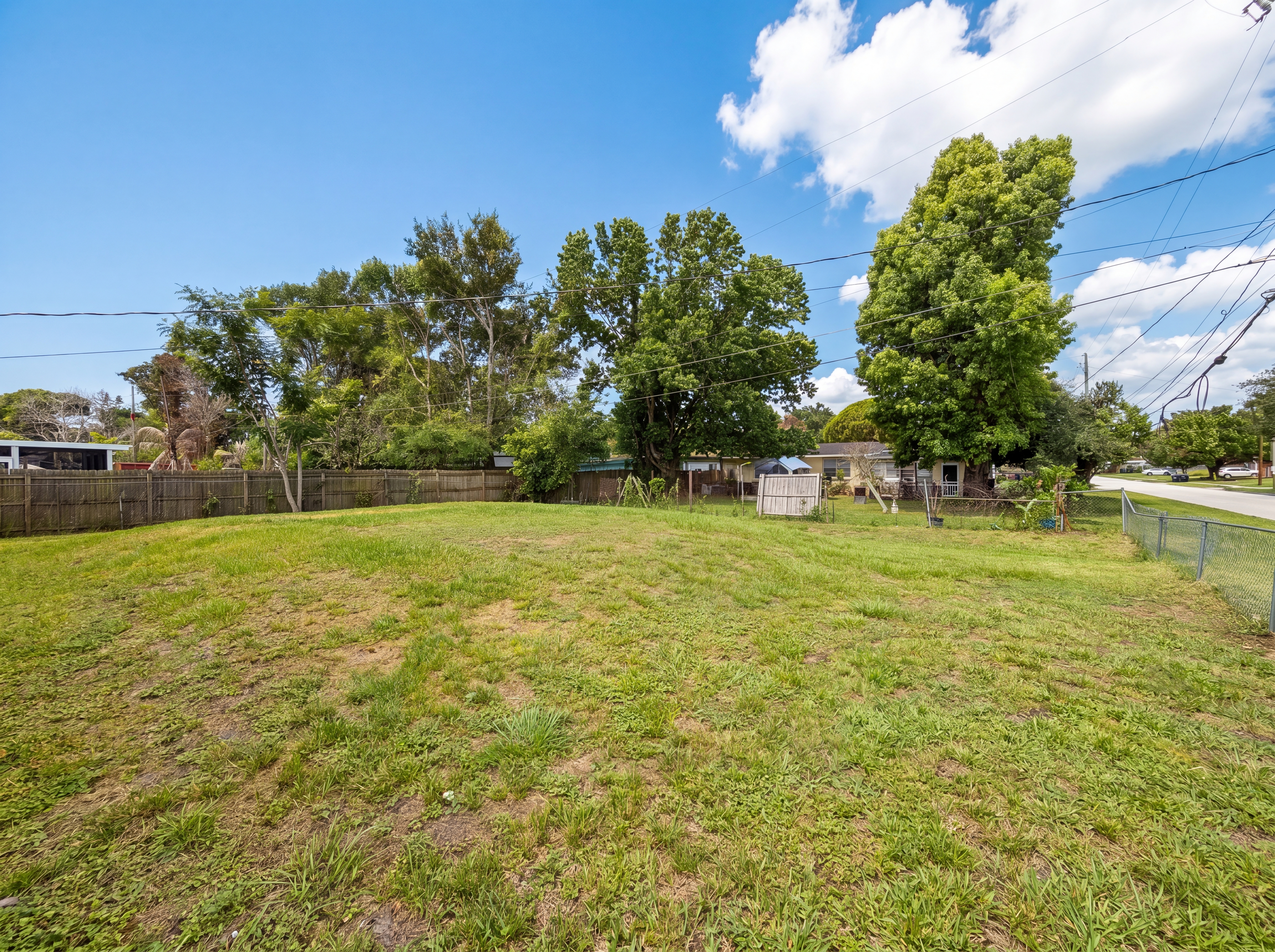 Photo 6 of 25 of 702 S Solandra Dr, Orlando, FL