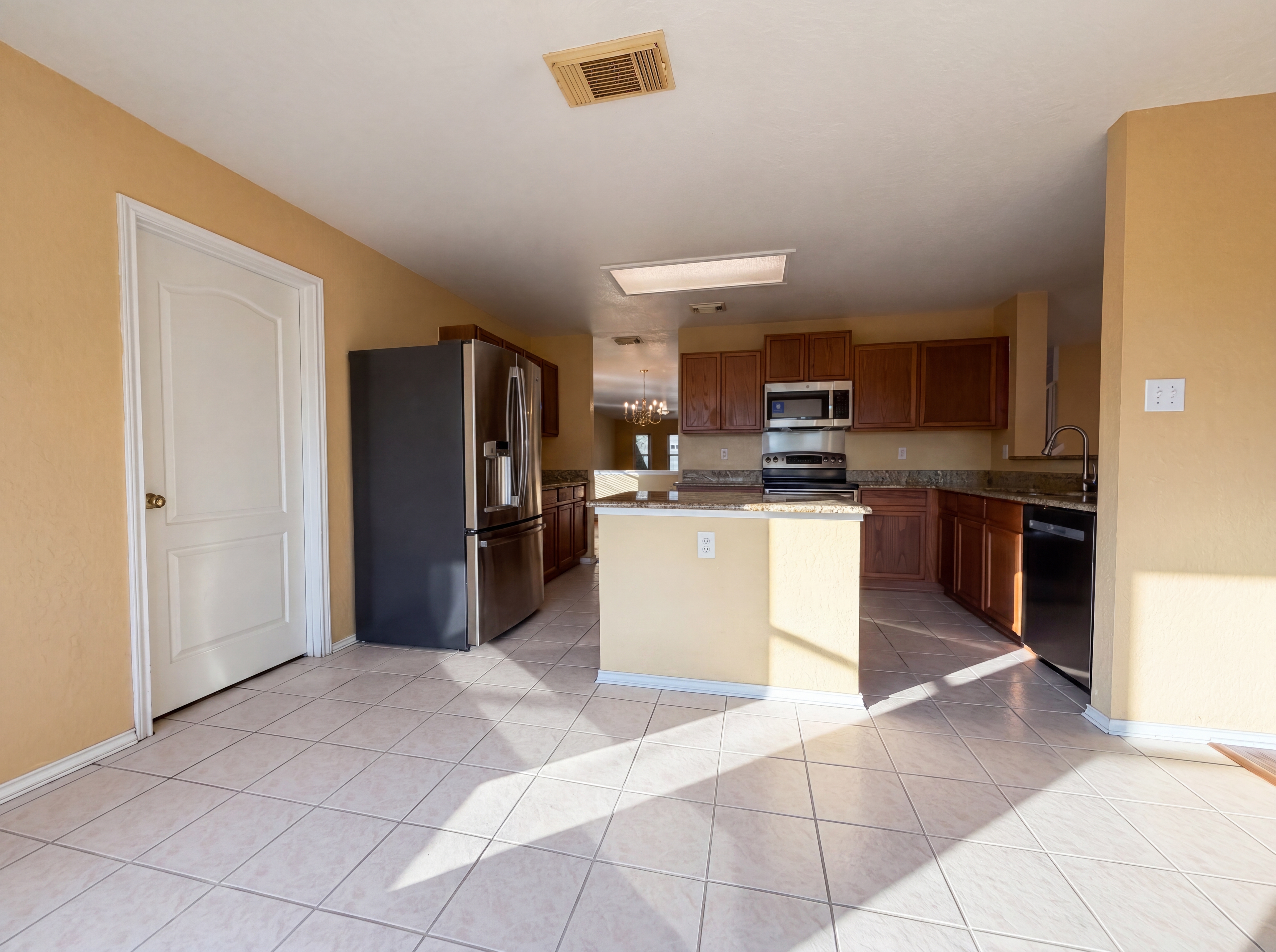 Photo 6 of 19 of 121 Springtree Fld, Cibolo, TX