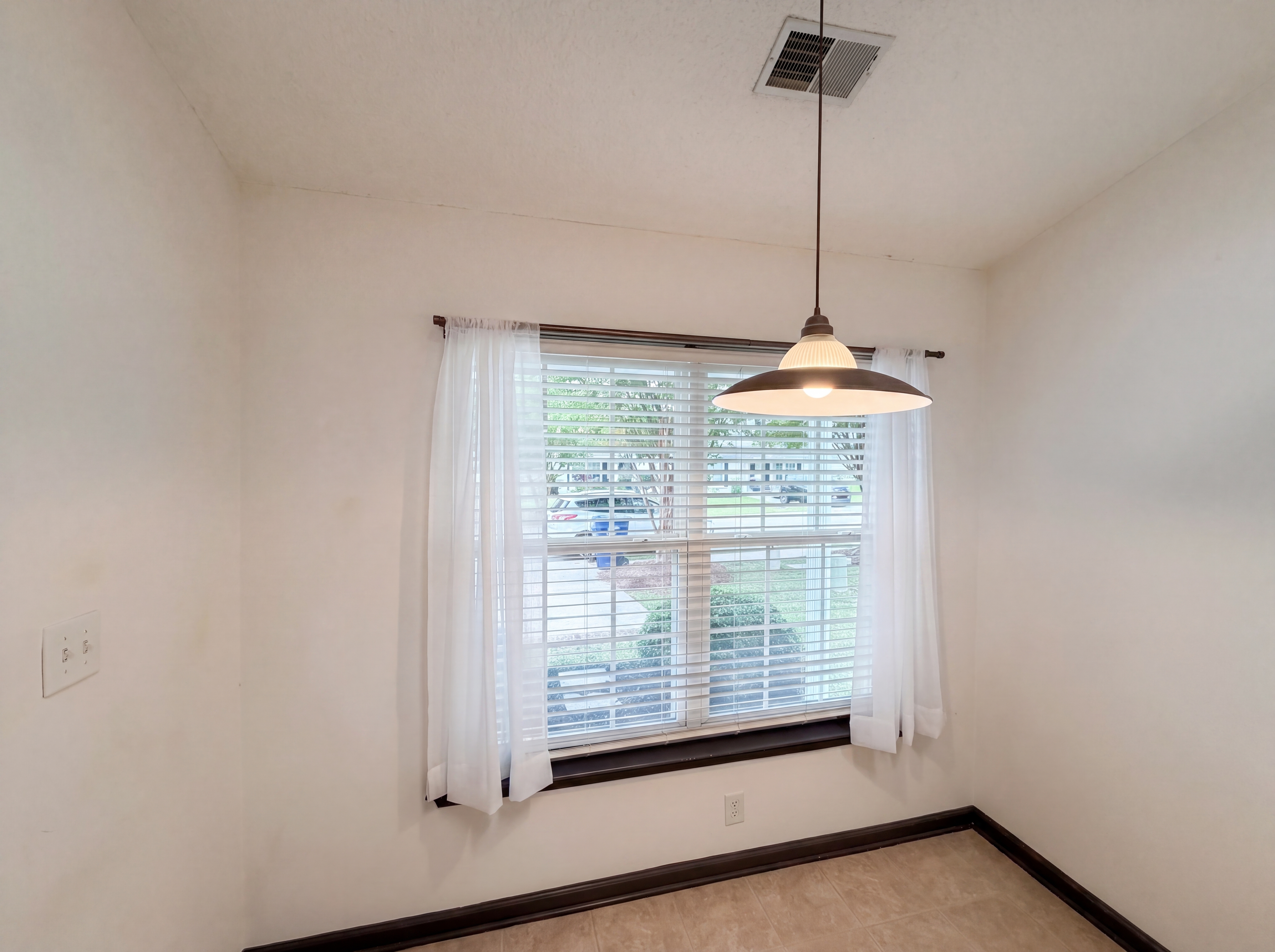 Photo 8 of 25 of 129 Weatherstone Rd, Lexington, SC