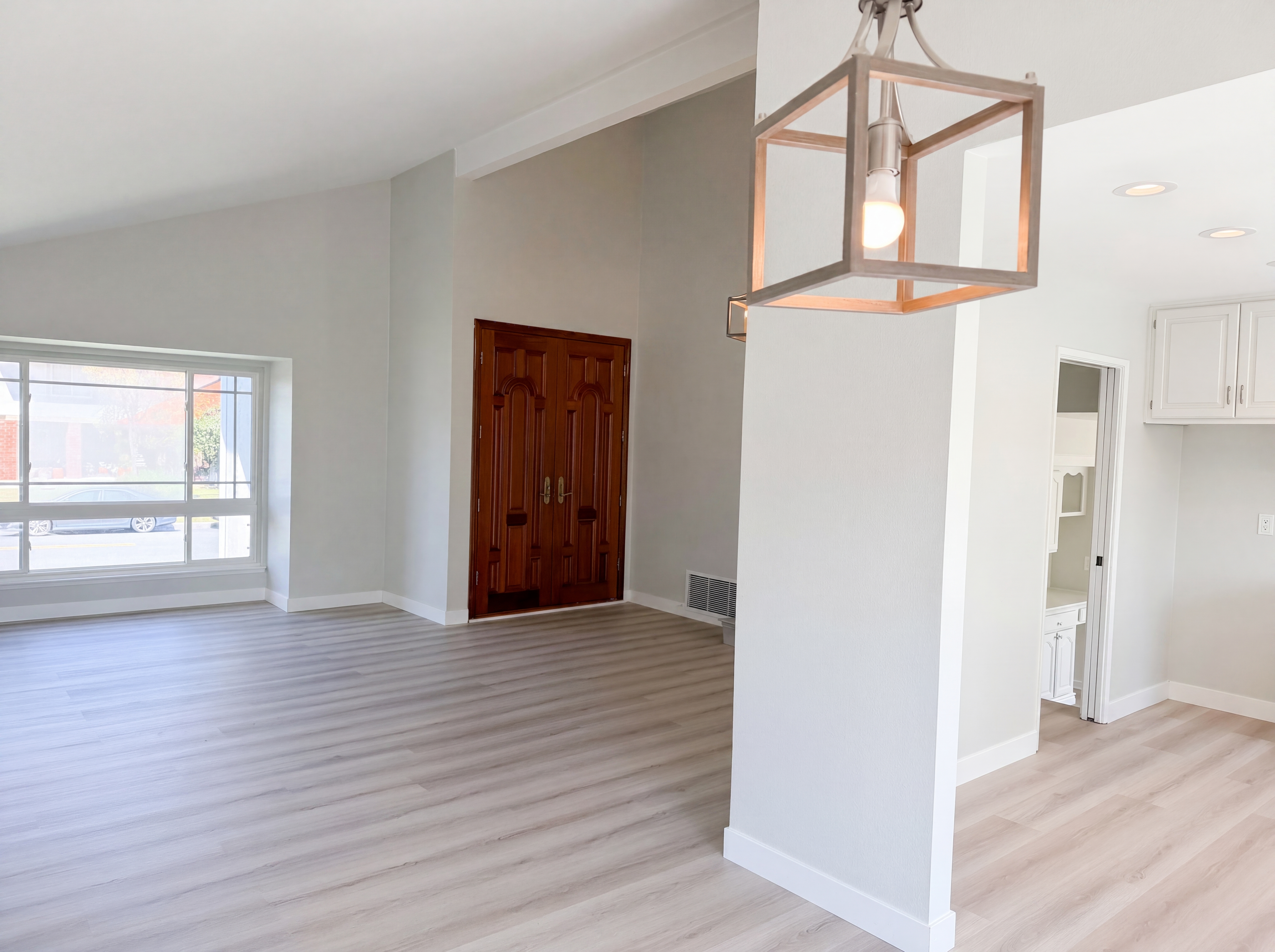 Photo 7 of 25 of 2334 W Chandler Ave, Santa Ana, CA