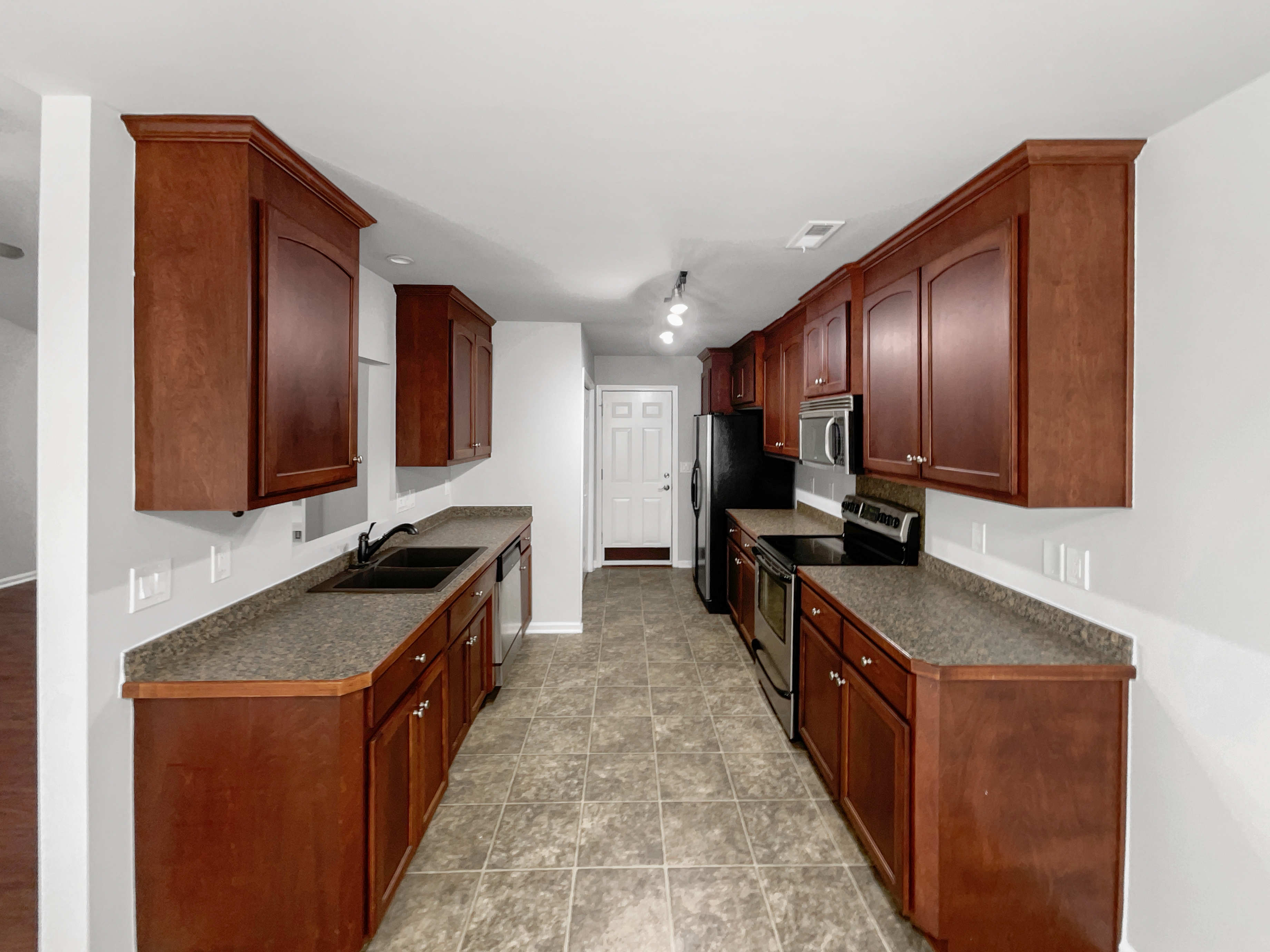 Photo 6 of 19 of 912 Carole Summey Dr, Dallas, NC