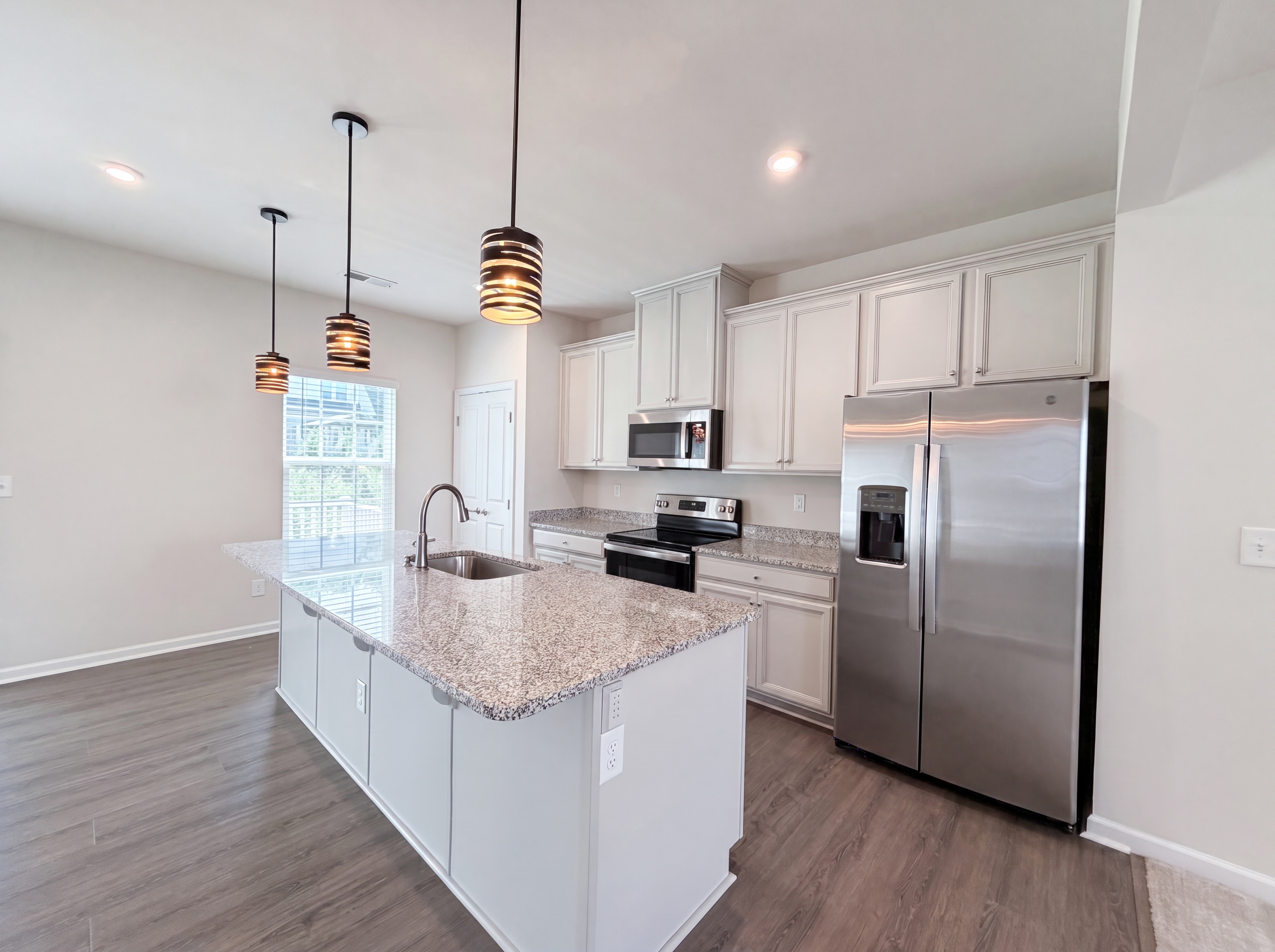 Photo 2 of 19 of 2037 Autumn Cyprus Ave, Gastonia, NC