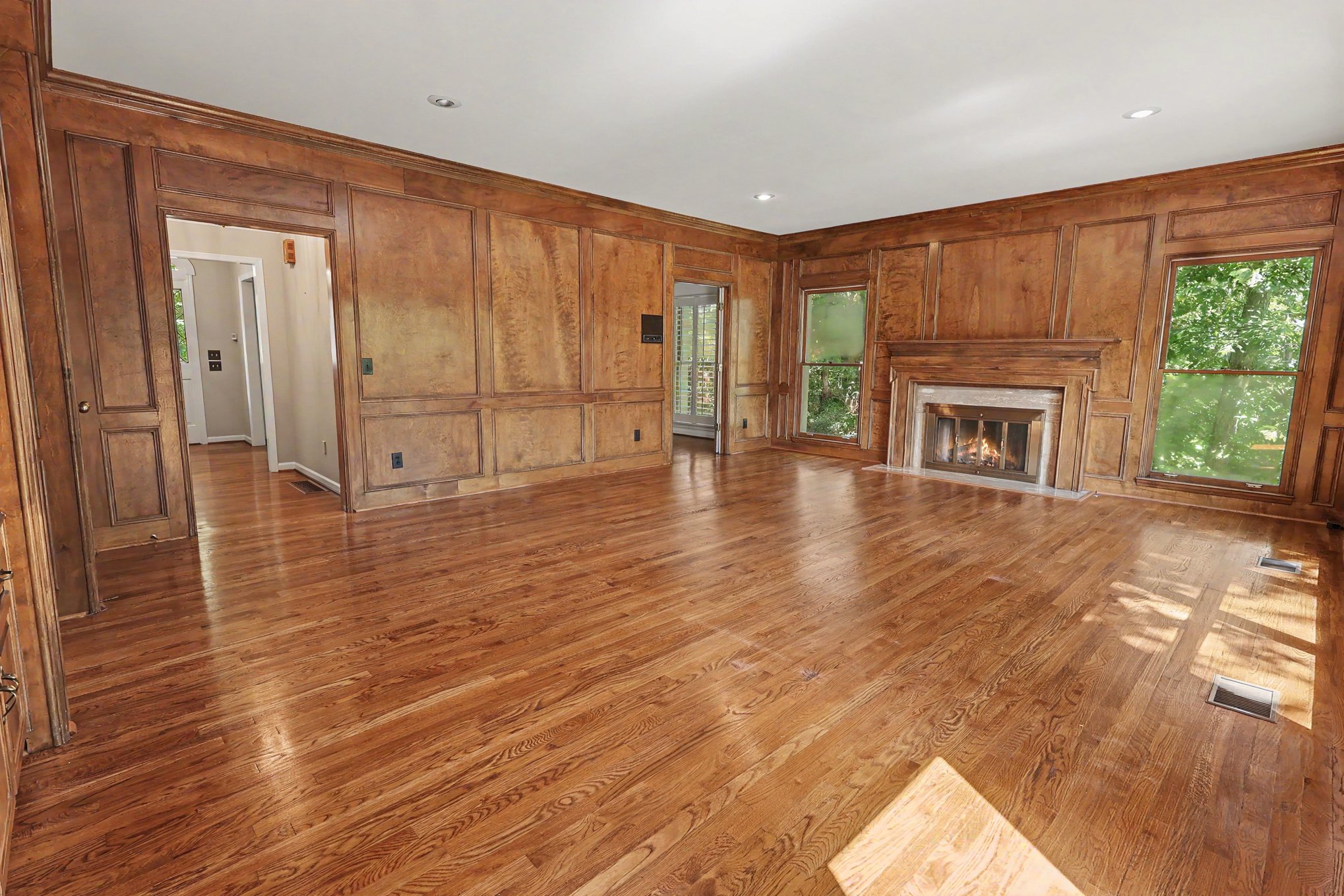 Photo 3 of 21 of 1941 River Way Dr, Hoover, AL