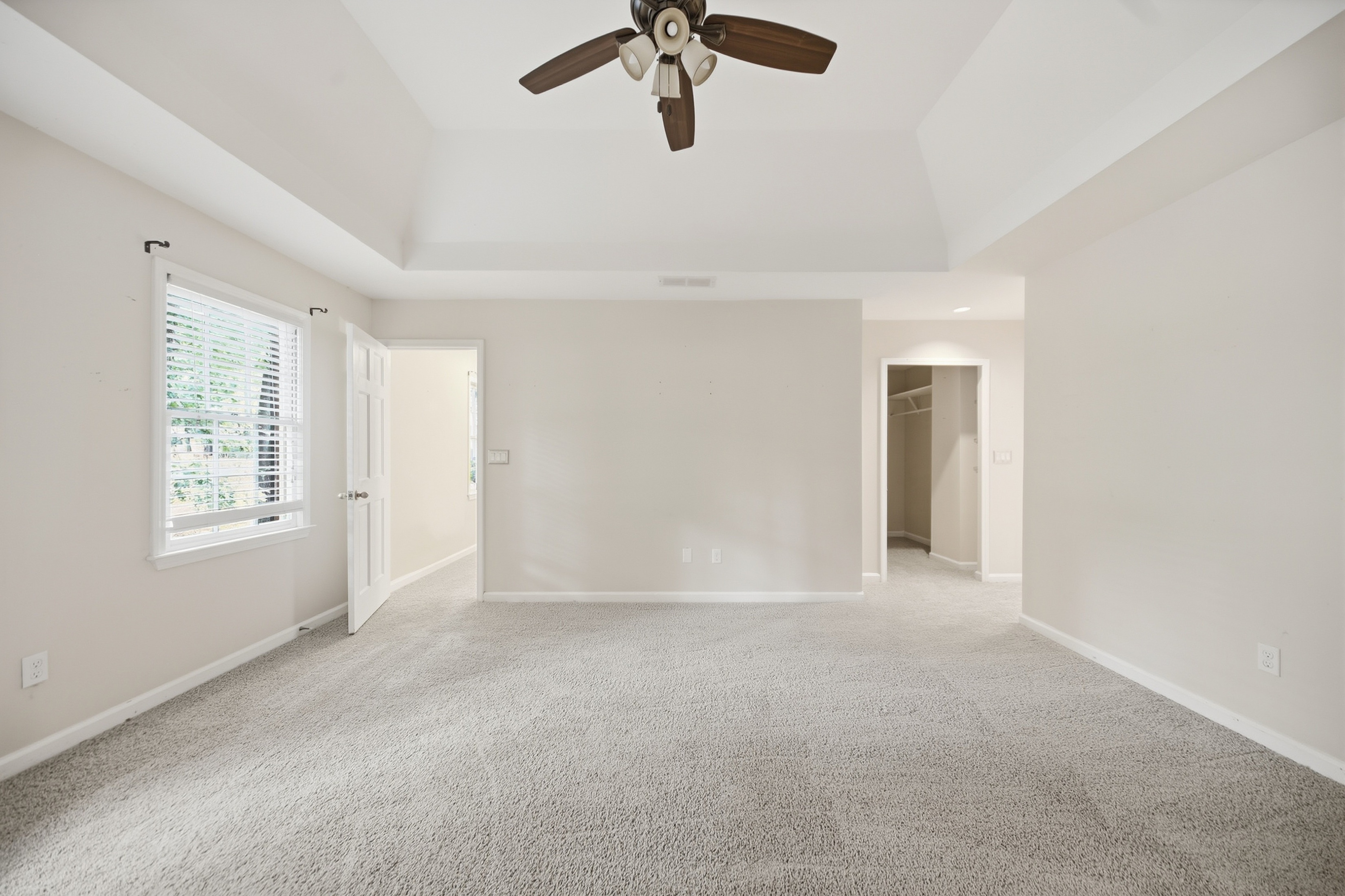 Photo 16 of 40 of 4003 Oakview Ct, Alpharetta, GA