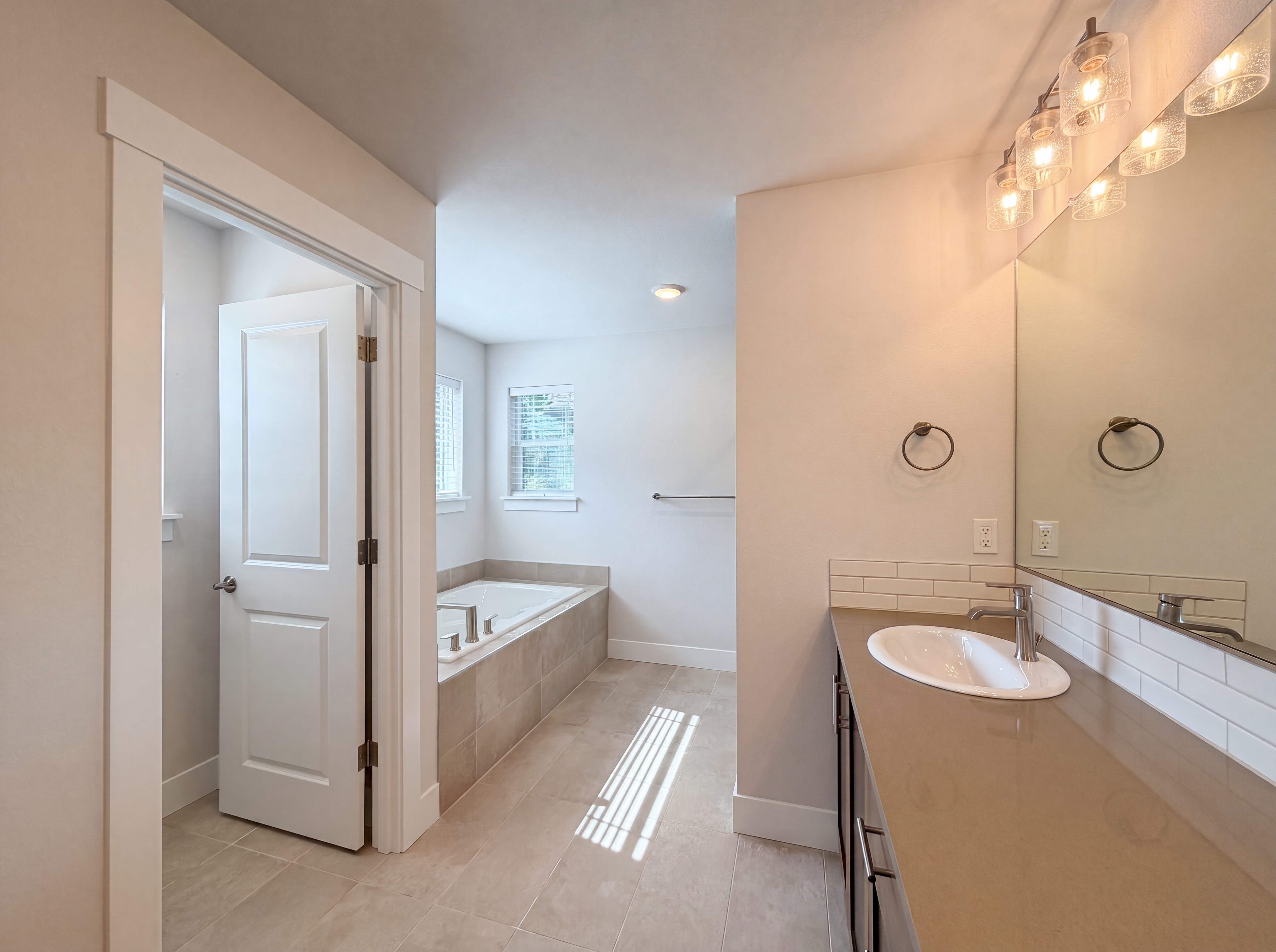 Photo 17 of 24 of 12706 SW Incline Dr, Beaverton, OR