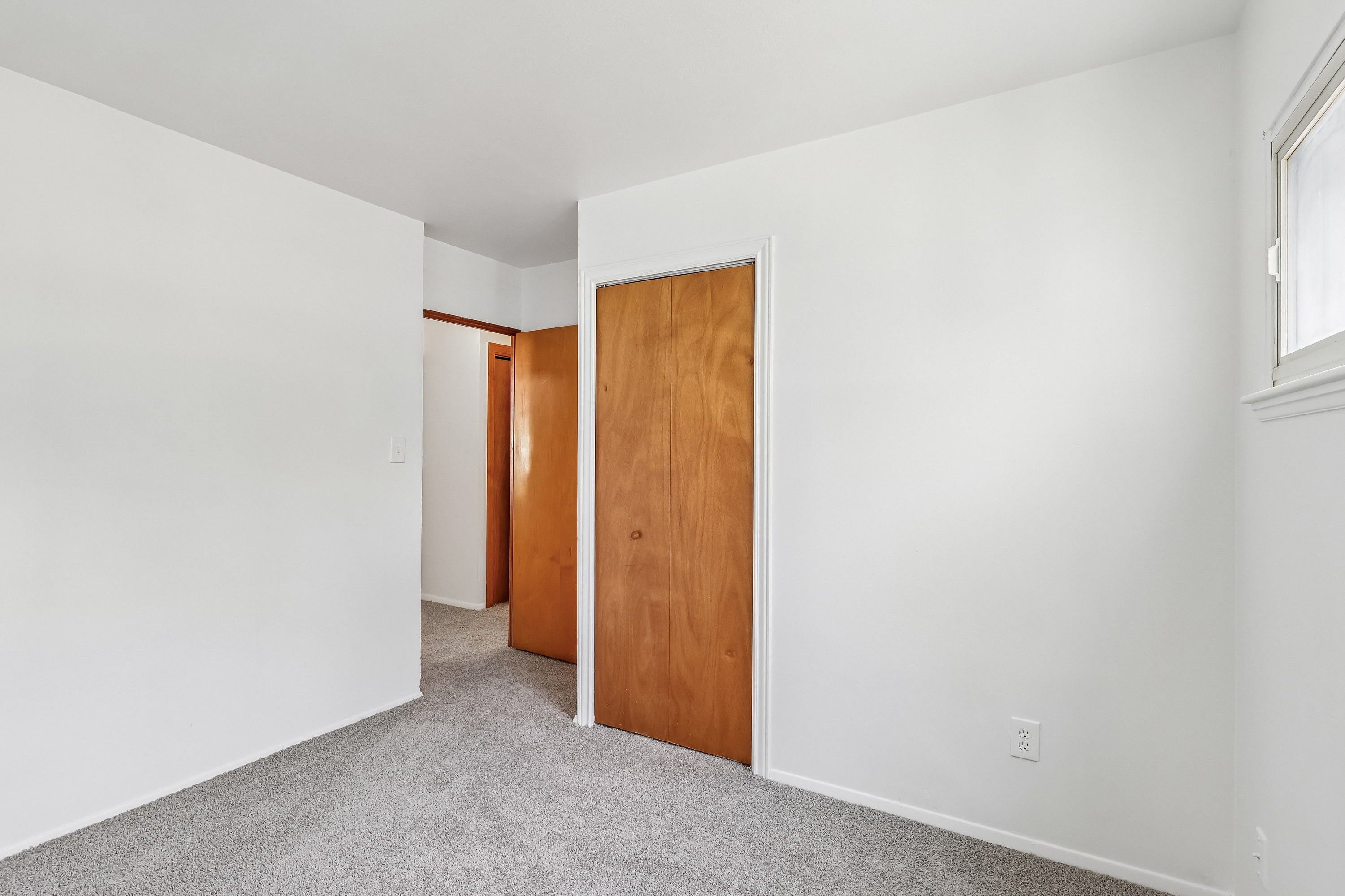 Photo 20 of 33 of 9011 Manorford Dr, Cleveland, OH