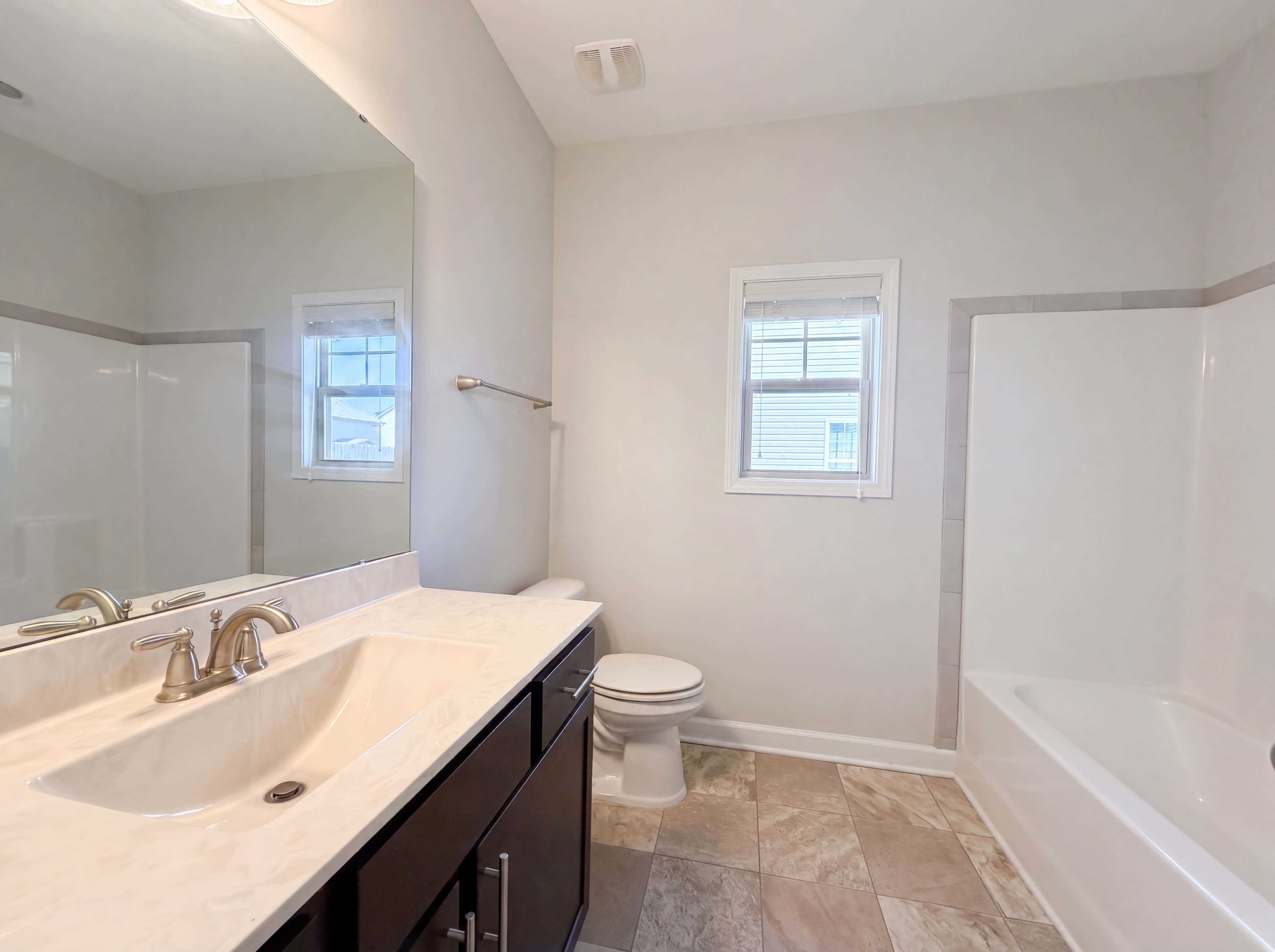 Photo 13 of 21 of 136 Dellmar Dr, RAEFORD, NC