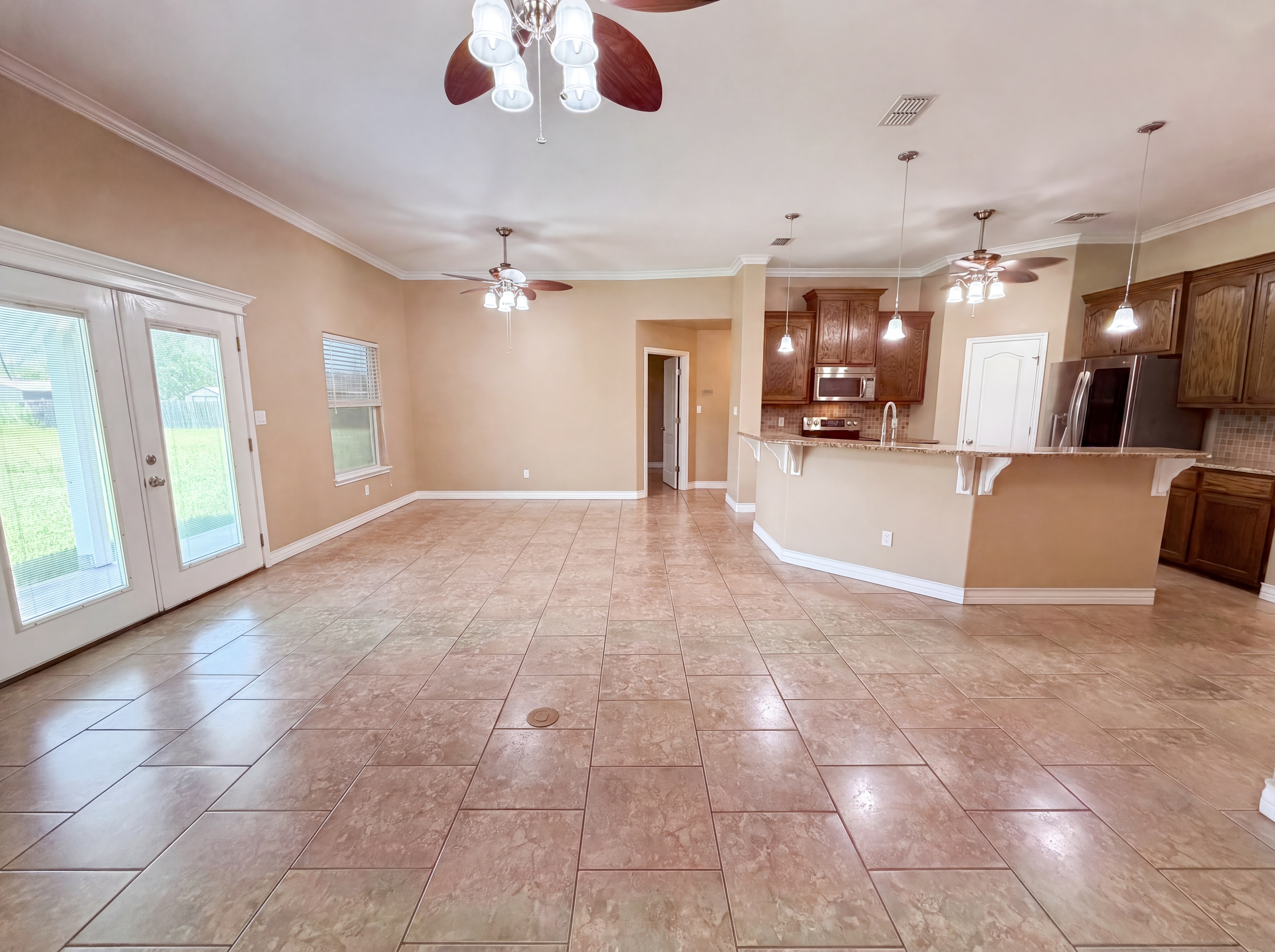 Photo 3 of 16 of 11318 Brendel Ln, Corpus Christi, TX