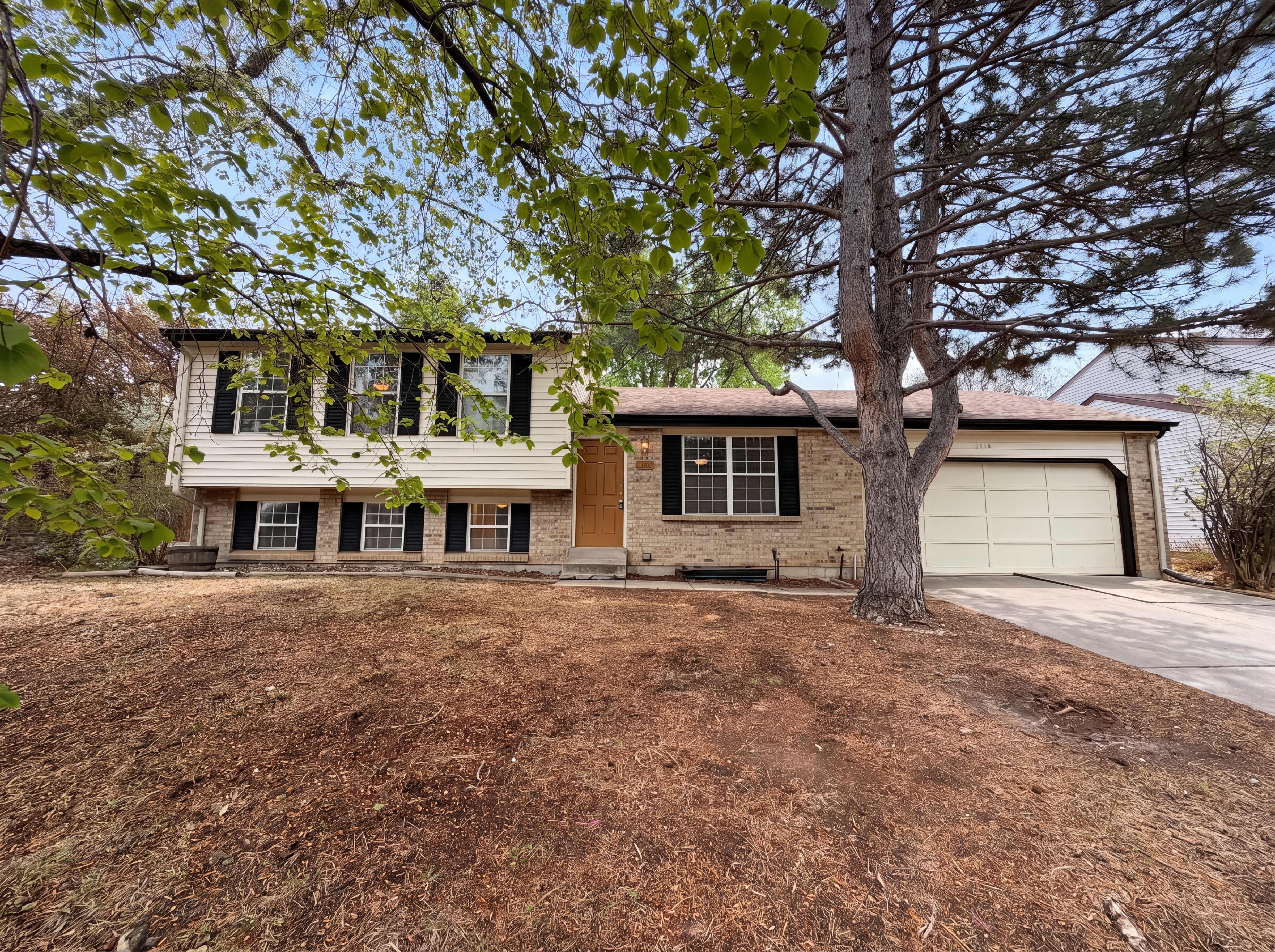 Photo 6 of 42 of 2114 S Eagle Ct, Aurora, CO