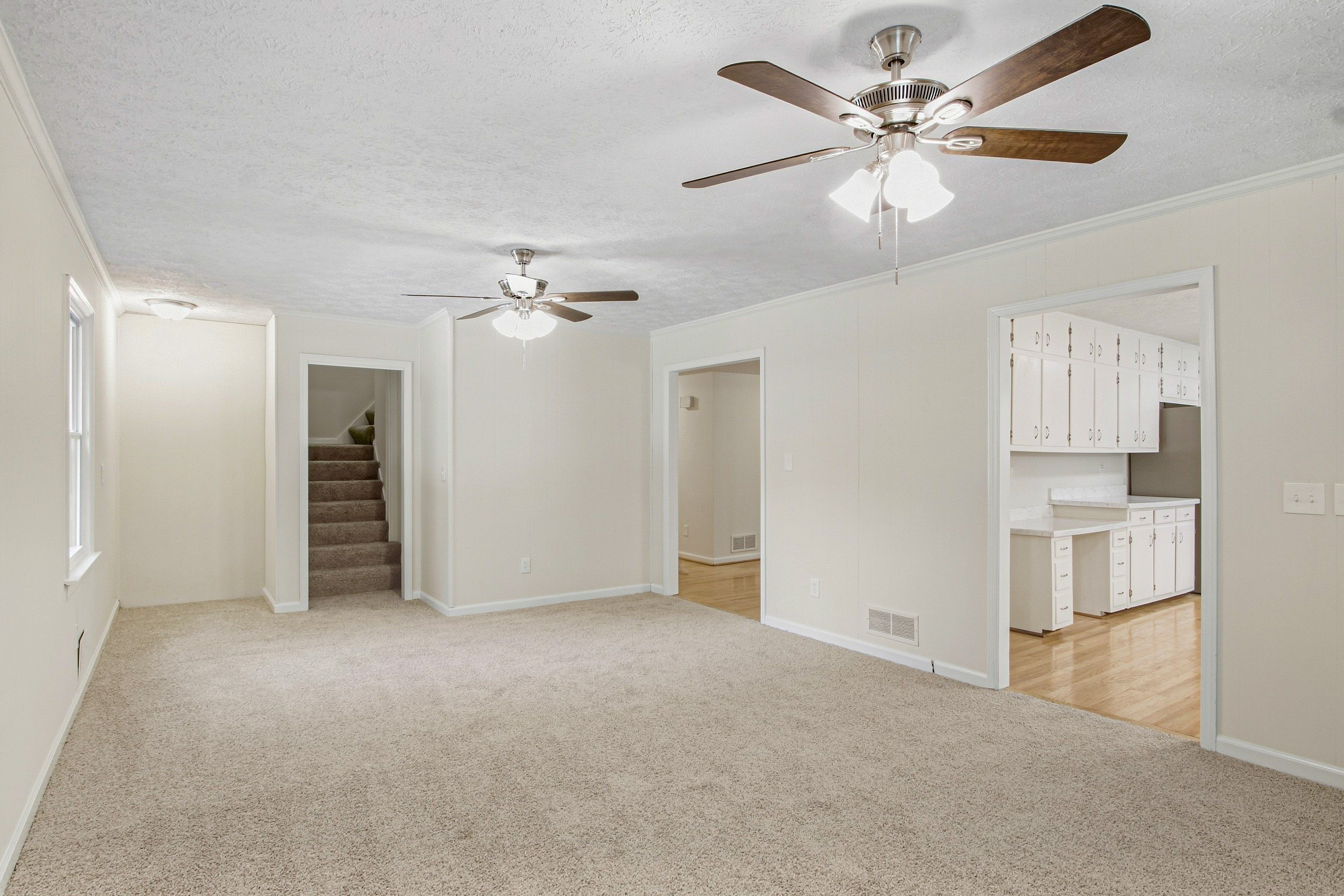 Photo 15 of 45 of 2215 Angela Dr SW, Lilburn, GA