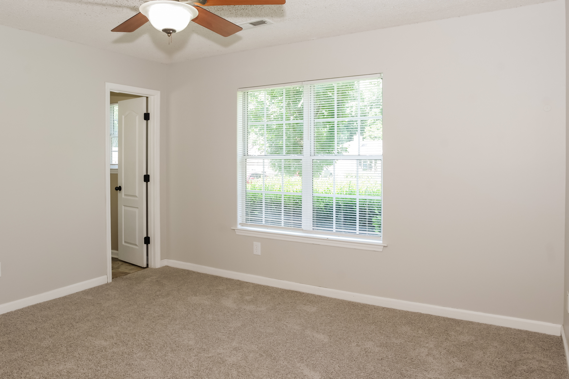 Photo 12 of 21 of 338 Buffalo Creek Dr, Toney, AL