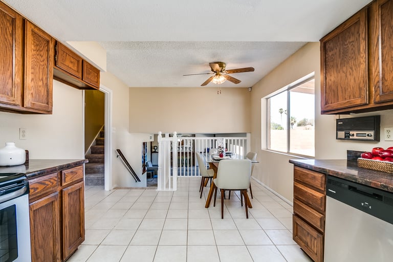 Photo 9 of 37 - 4940 W Diana Ave, Glendale, AZ 85302