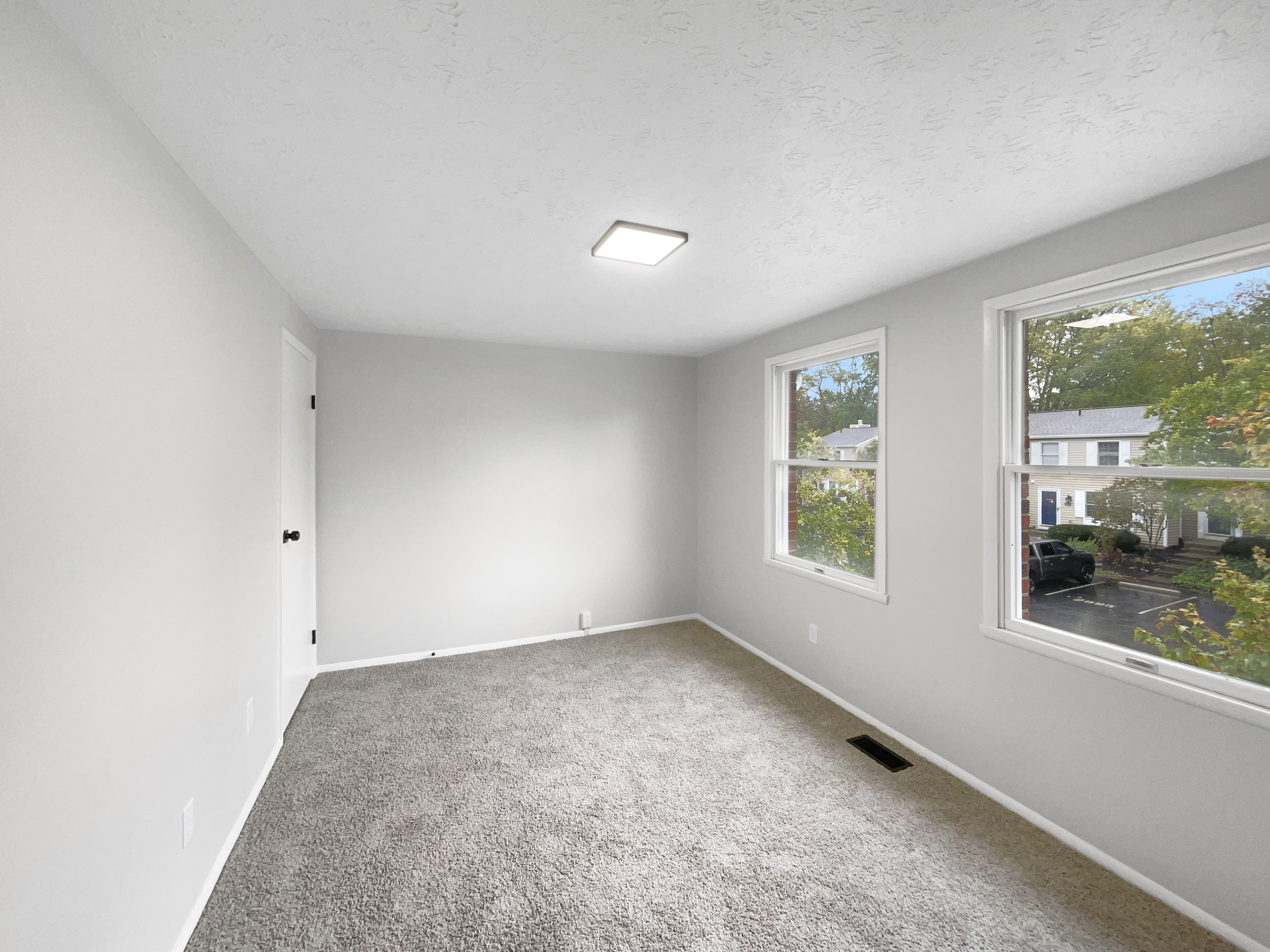 Photo 10 of 22 of 2898 Mossy Brink Ct, Maineville, OH